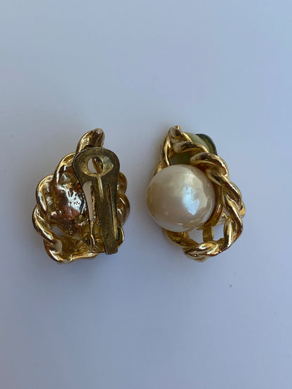 Vintage Gold Tone Faux Pearl Rope Wreath Classic Clip-On Earrings