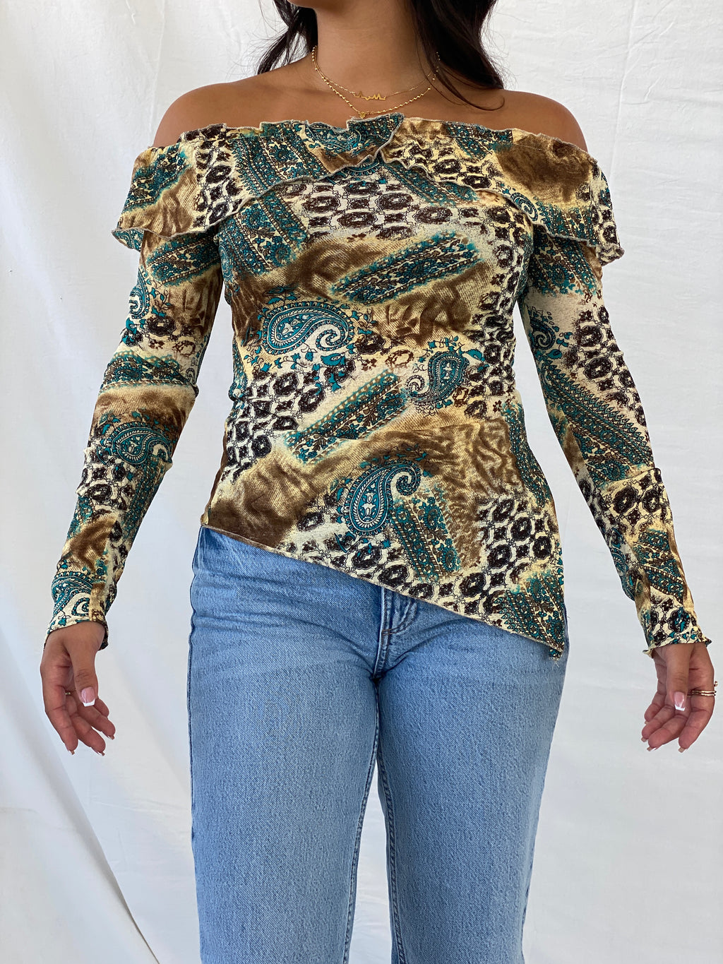 Vintage Gruppo Moda Beige and Blue Floral Off-Shoulder Top - S