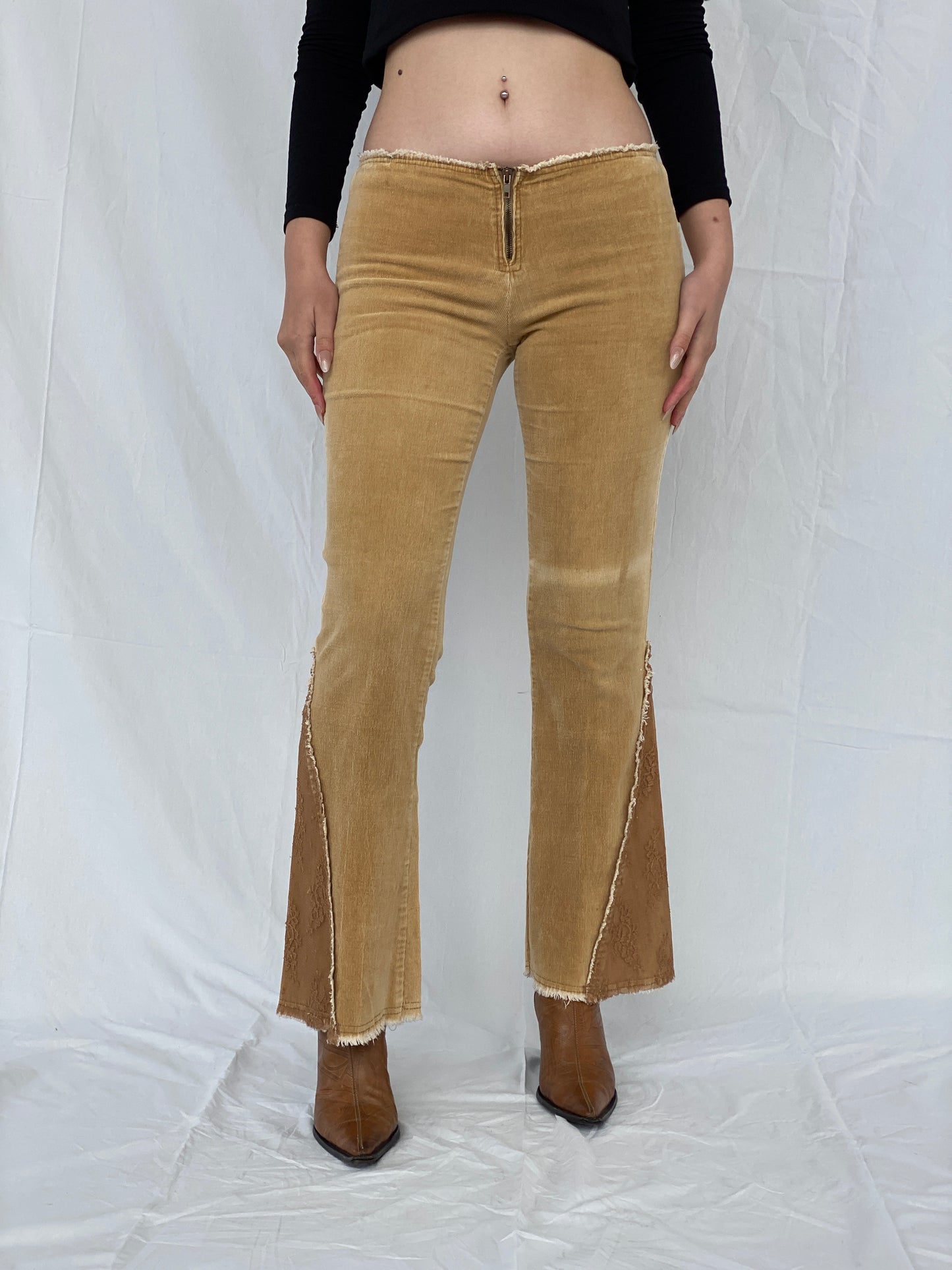 00s Forever21 Flared Lace Mid-Rise Beige Corduroy Pants - 38EUR