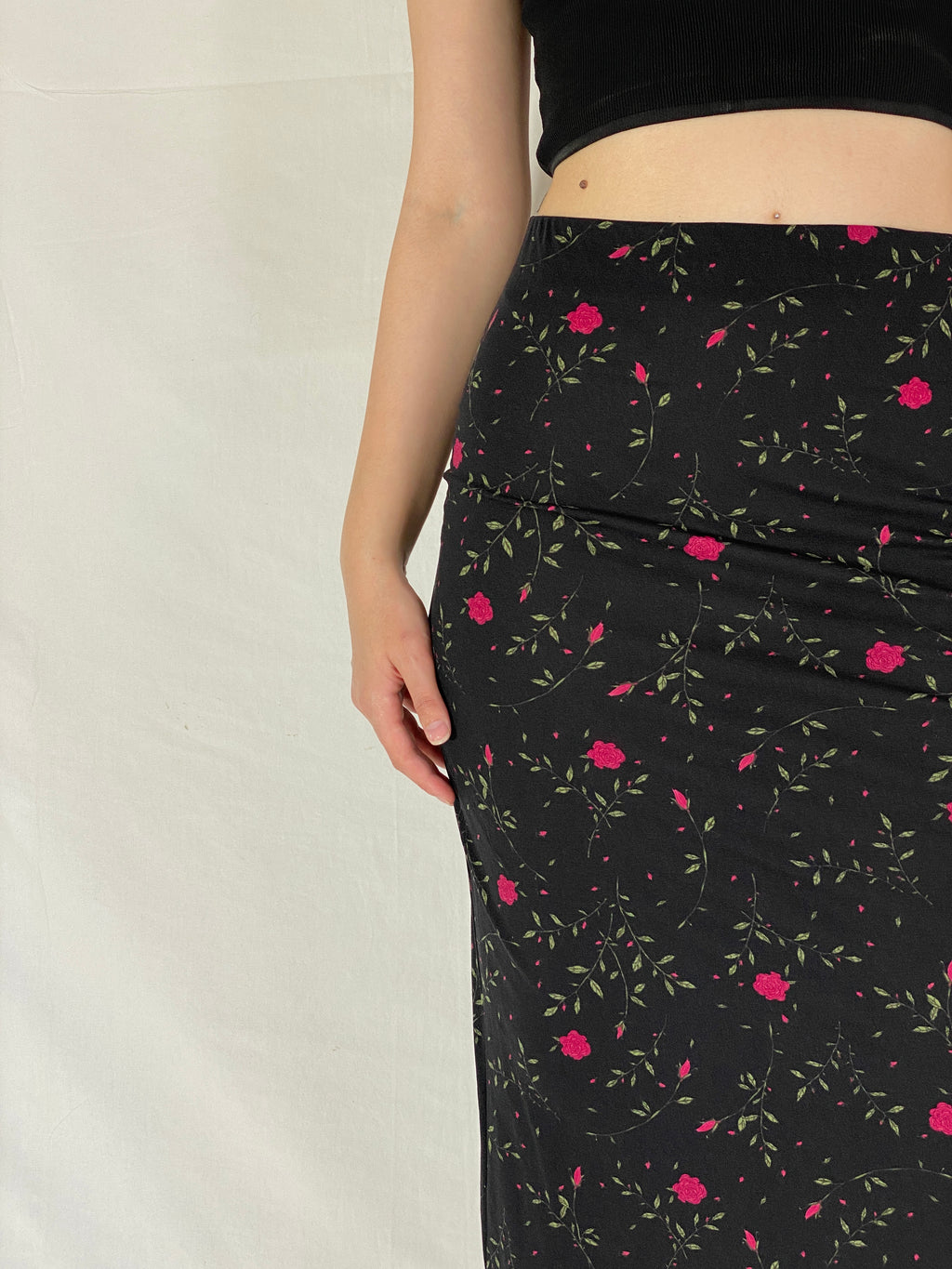 Vintage Y2K HENNES Collection Black Floral Maxi Skirt 90s/2000s Minimalist Everyday Skirt - M