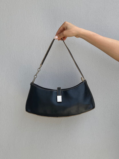Vintage Y2K Black Leather Baguette Bag Minimalist Shoulder Bag Silver Chain Detail