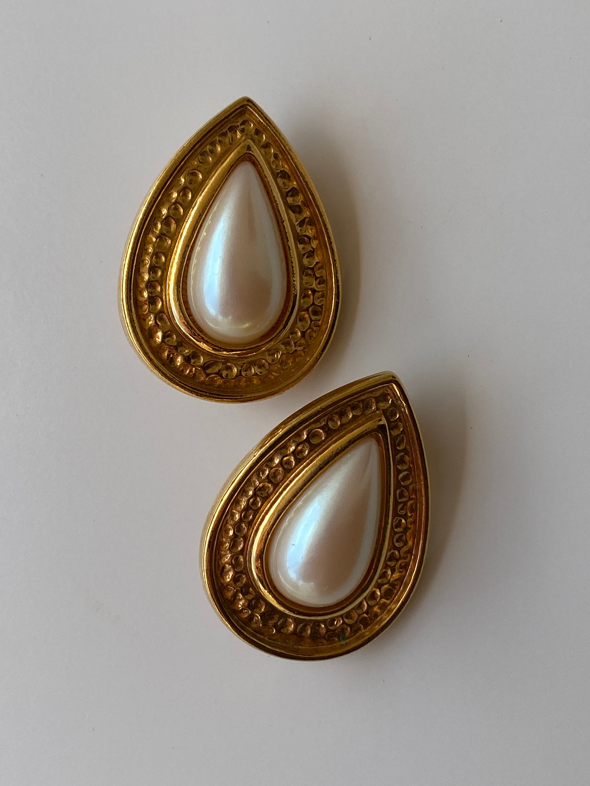 Vintage 1980s Avon Gold Tone Teardrop Faux Pearl Clip-On Earrings Vintage 1980s Avon Gold Tone Teardrop Faux Pearl Clip-On Earrings