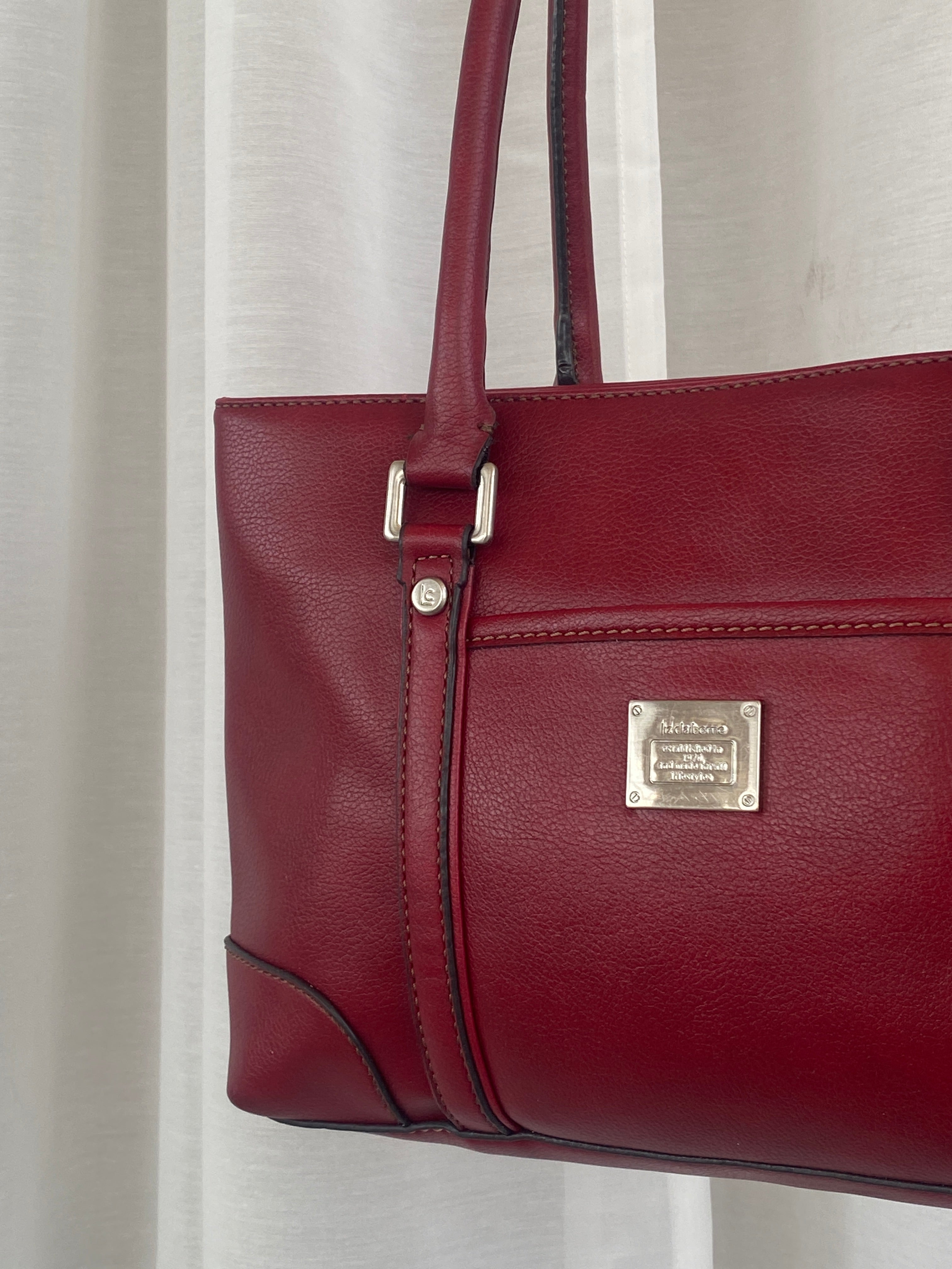 Gorgeous Liz Claiborne Purse Women’s Red Shoulder Bag