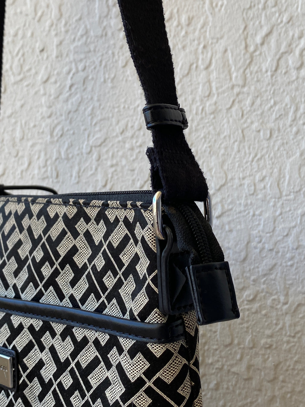 Tommy Hilfiger Cloth Crossbody Shoulder Bag Tommy Hilfiger TH Signature Purse