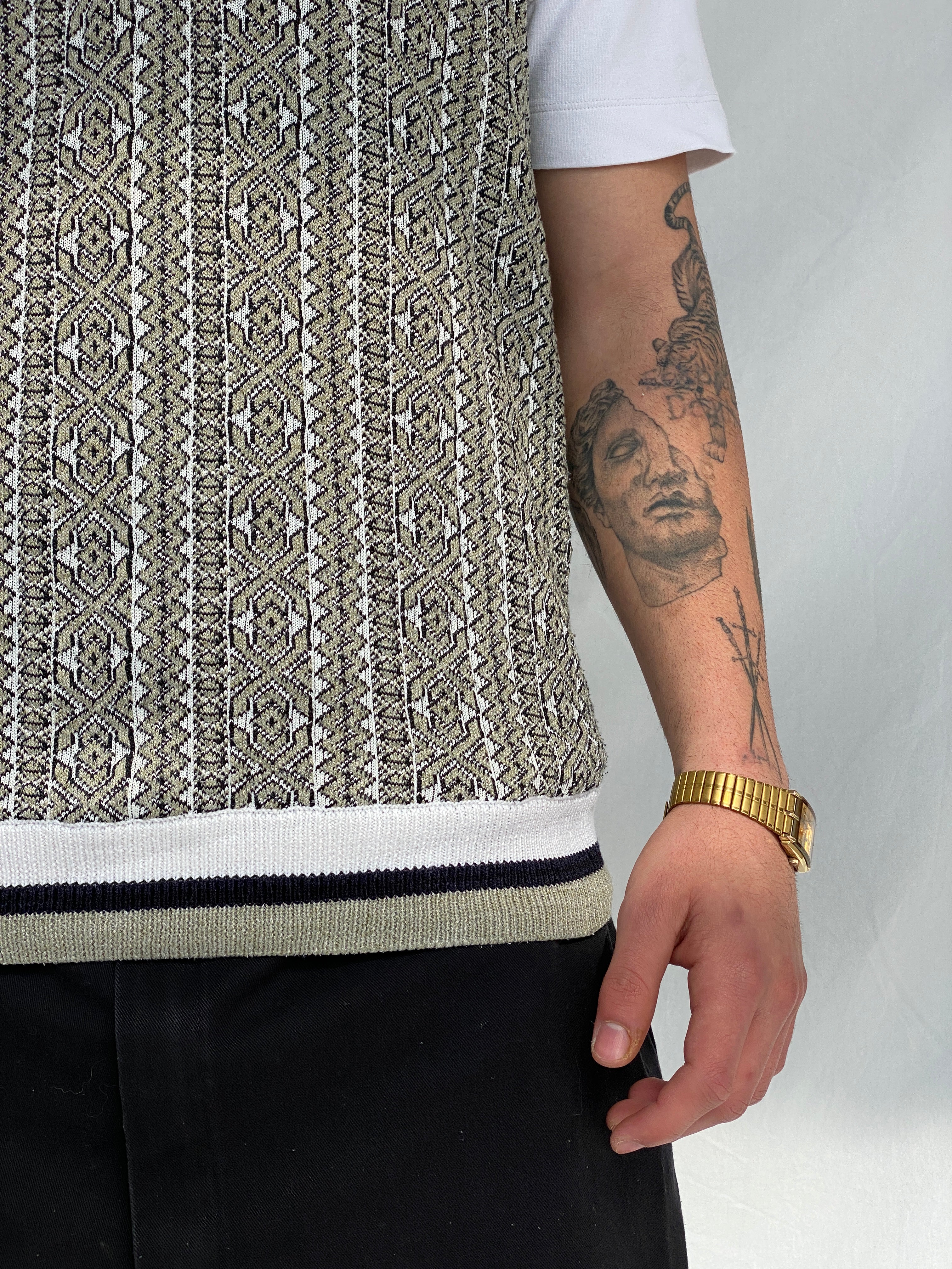 Vintage Men’s Casual V-Neck Patterned Striped Knitted Vest - M