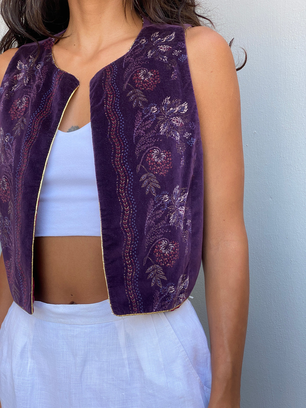 Vintage 90s MJ Purple Velvet Floral Painted Open Front Vest – S Vintage 90s MJ Purple Velvet Floral Painted Open Front Vest – S