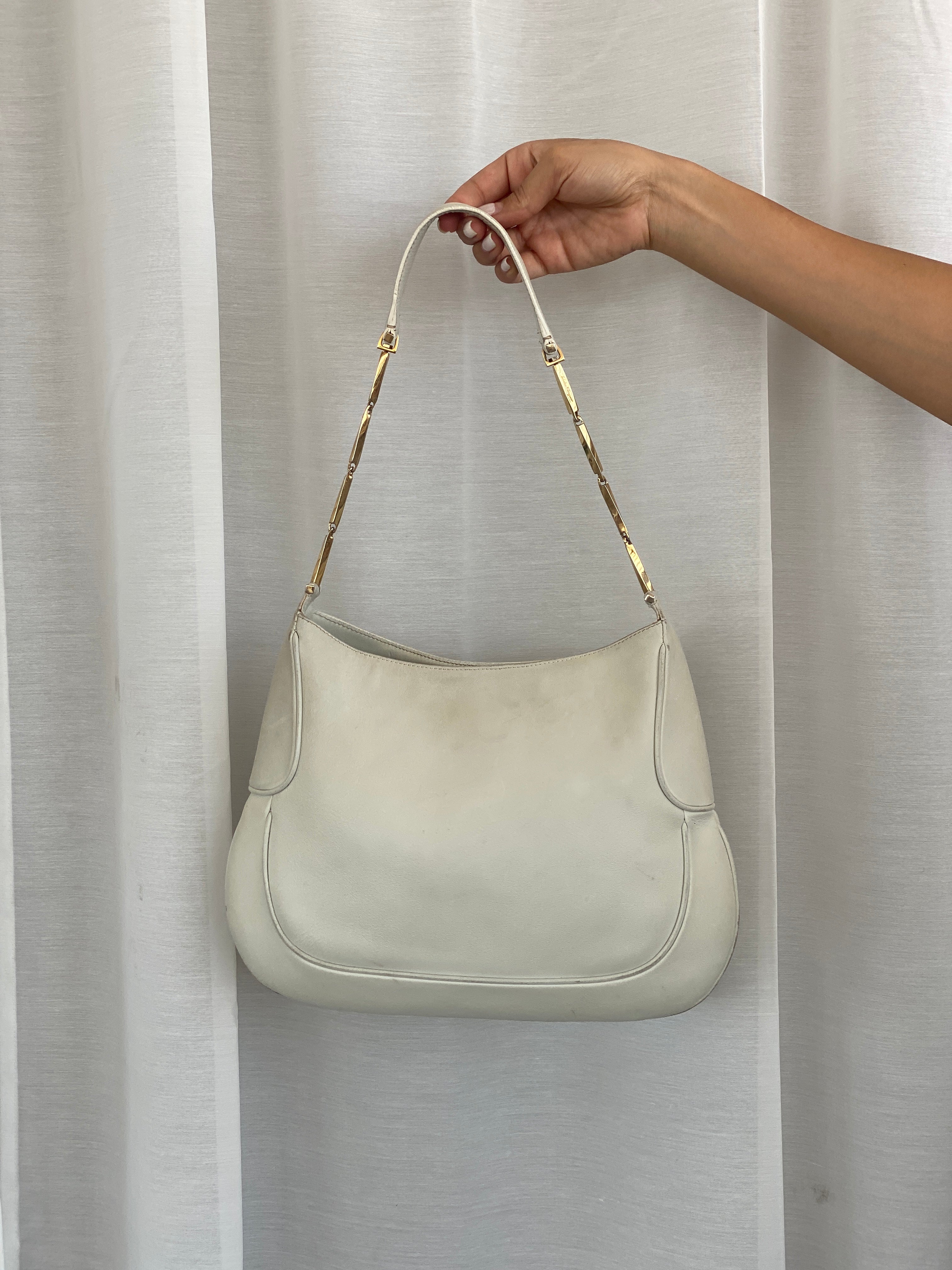 حقيبة كتف بمقبض ذهبي من الجلد الأبيض من تصميم سلفاتوري فيراغامو فينتاج