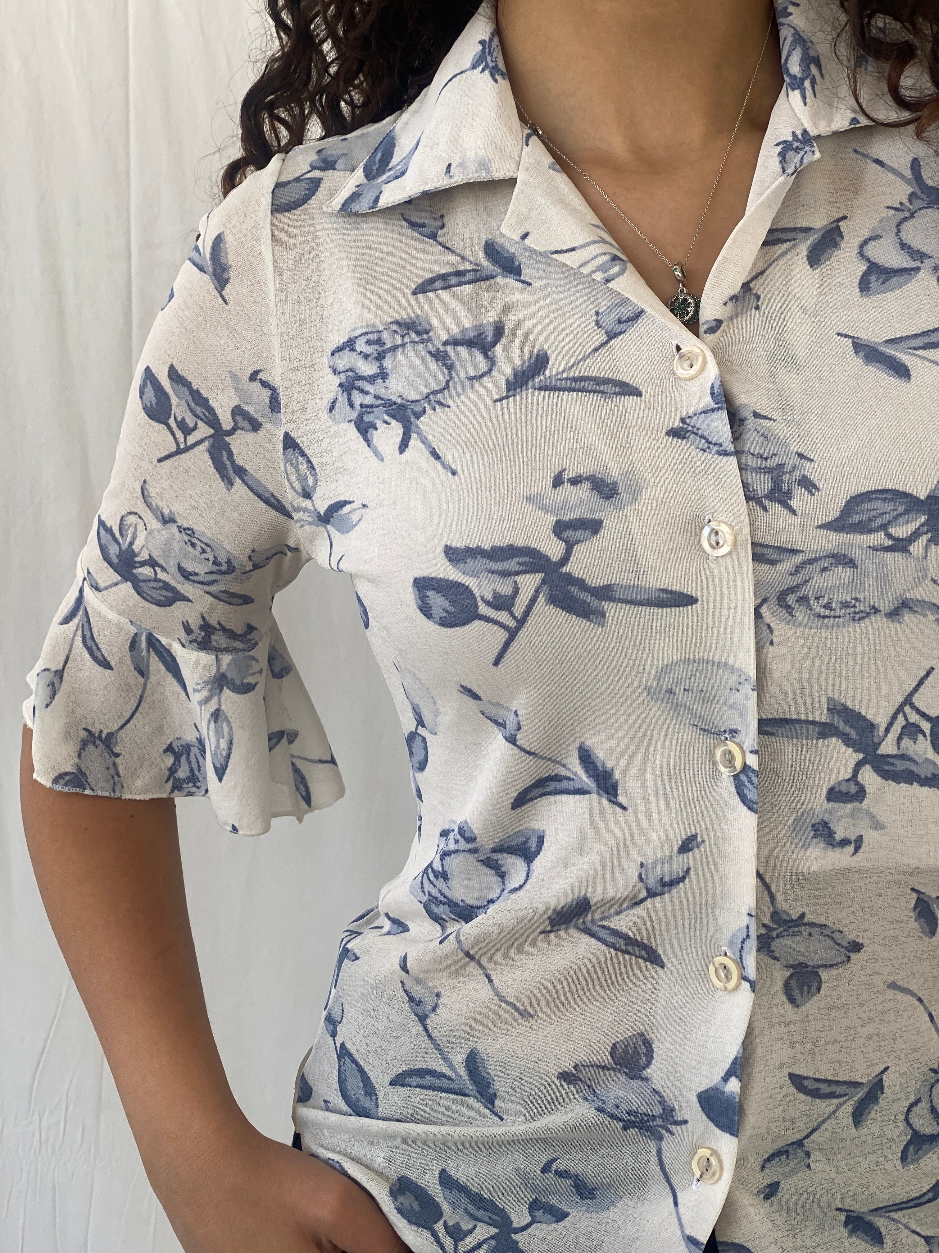 Y2K Farbe Floral White & Blue Button Up Shirt - S