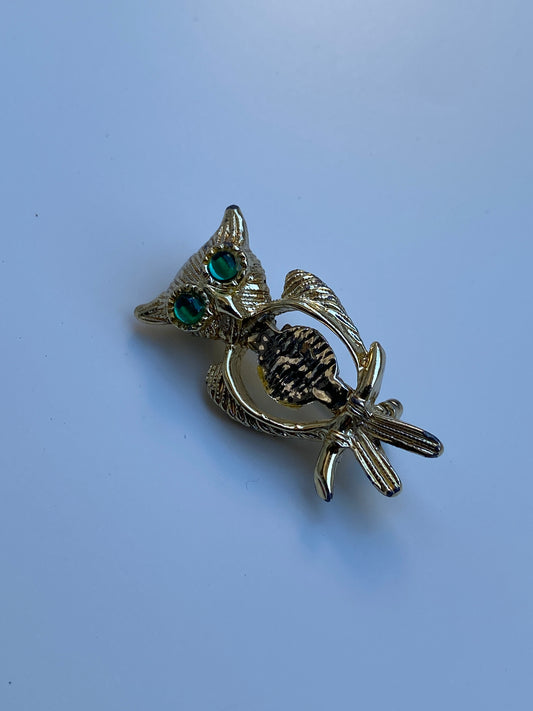Vintage Mid-Century Gold Tone Green Rhinestone Owl Brooch