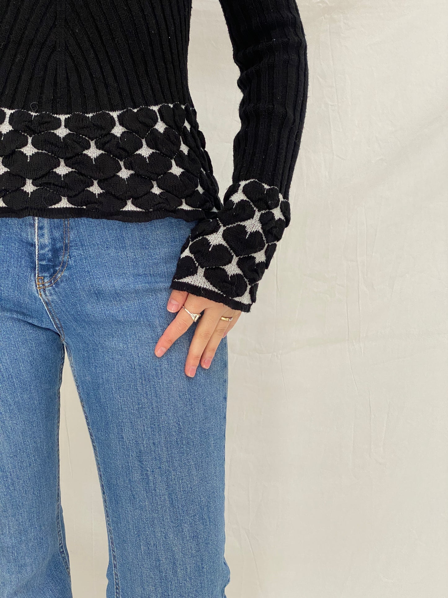Vintage 90s Y2K Whisper Black Ribbed Knit Heart Trim Top Long Sleeve Fitted Sweater - M