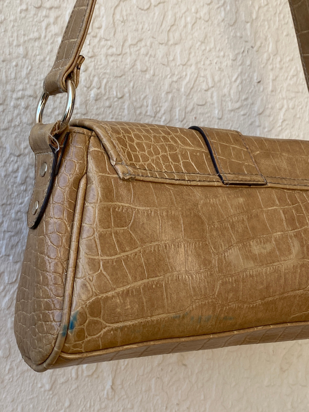 Vintage Beige Croc Embossed Shoulder Bag - Y2K Buckle Baguette Handbag