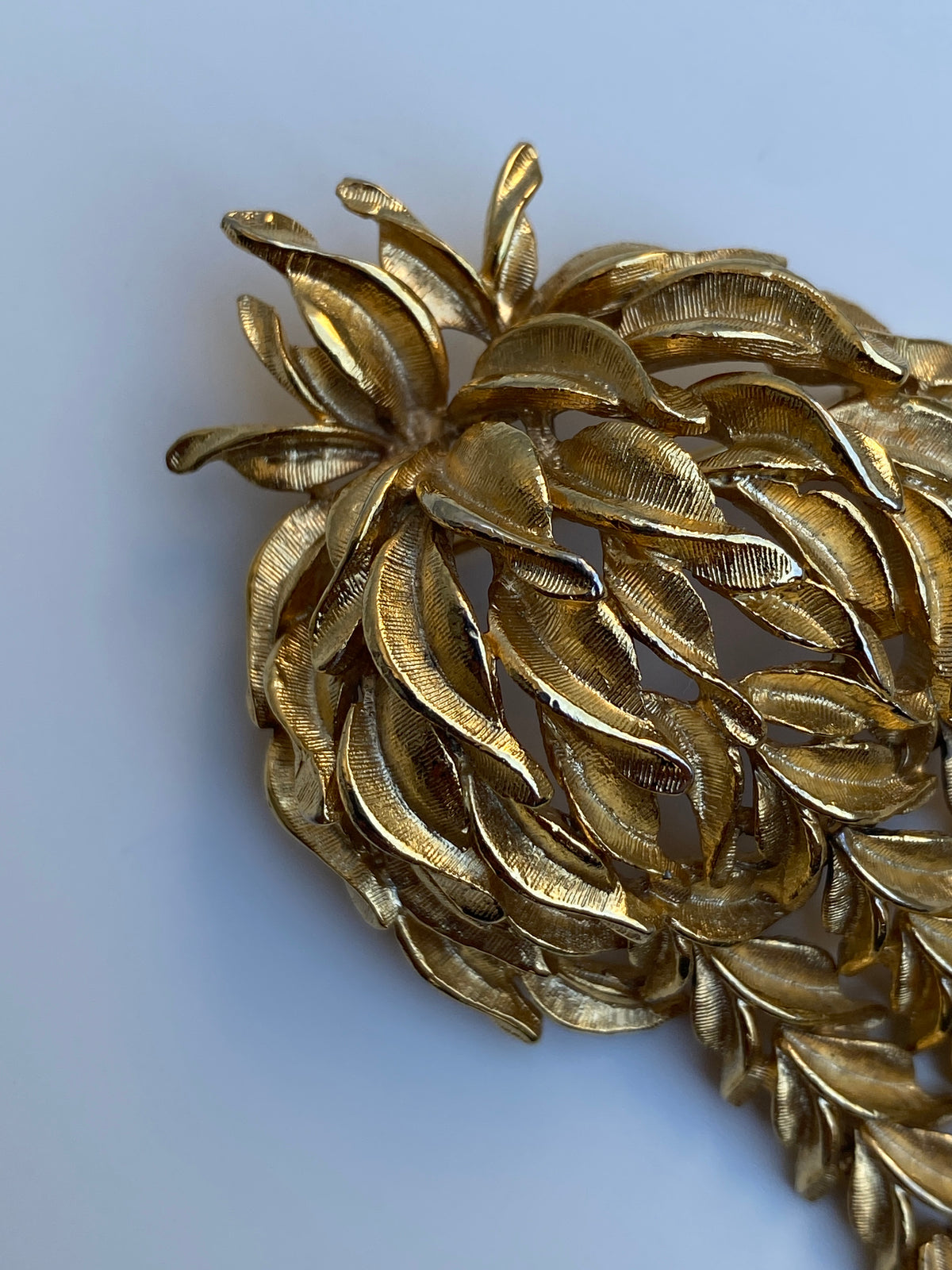 Vintage Gold Articulated Cascading Leaf Dangling Branches Brooch Vintage Gold Articulated Cascading Leaf Dangling Branches Brooch