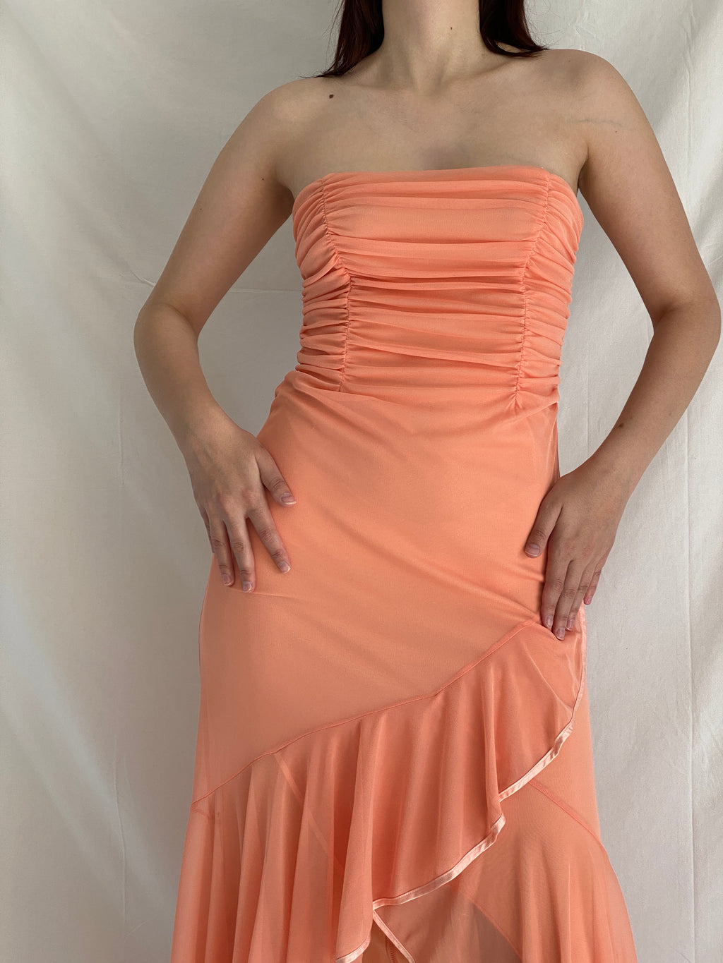 Vintage Y2K City Triangles Peach Strapless Ruched Ruffle Hem Evening Dress - M