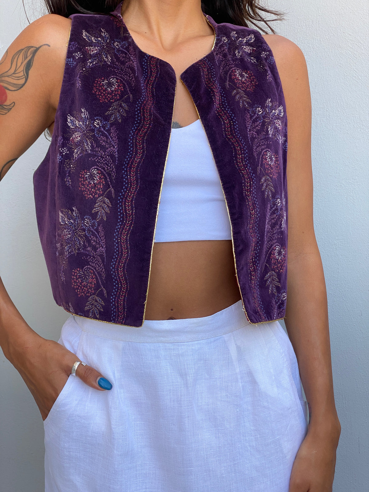 Vintage 90s MJ Purple Velvet Floral Painted Open Front Vest – S Vintage 90s MJ Purple Velvet Floral Painted Open Front Vest – S