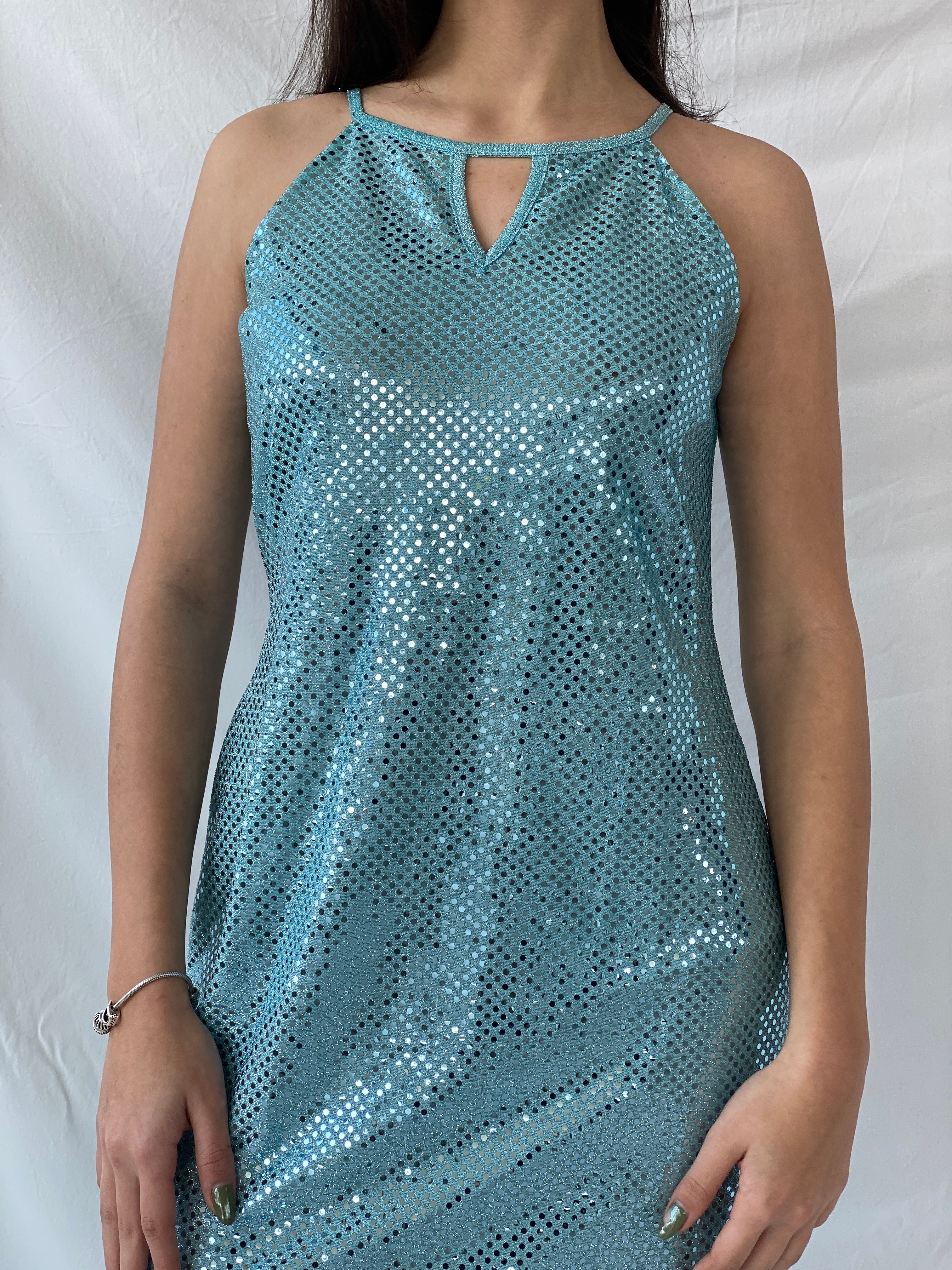 فستان يسيكا المعدني المزين بالترتر بتصميم حرف A من Y2K - مقاس متوسط