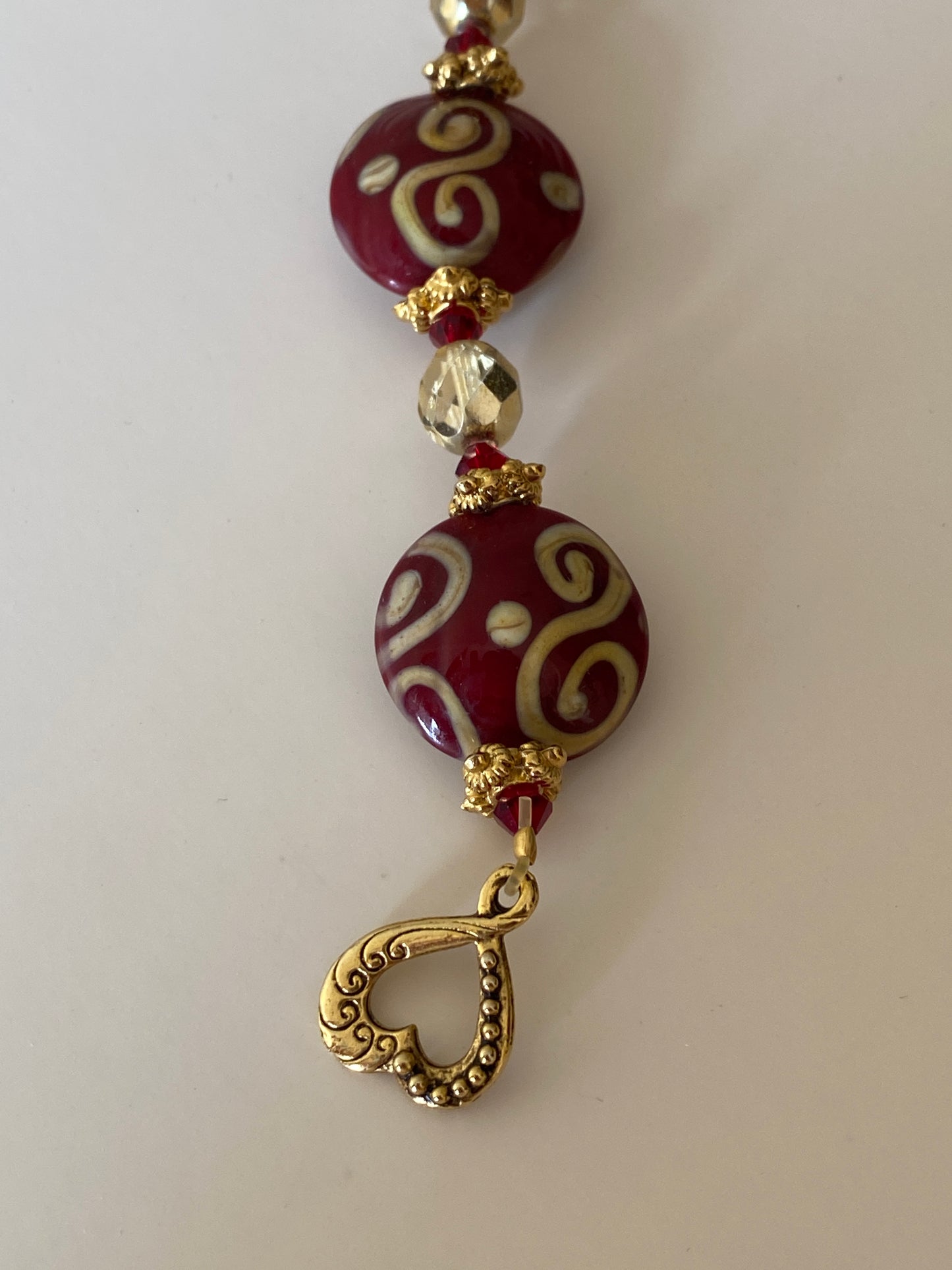 Vintage Lampwork Glass Bead Bracelet Red Swirl Beads with Gold-Tone Toggle Clasp