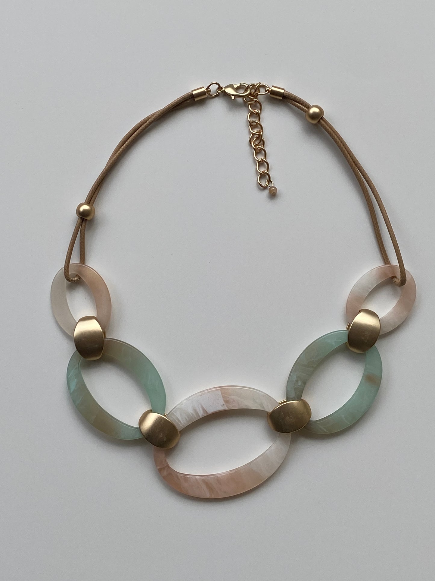 Vintage Y2K Mint & Blush Marbled Resin Oval Link Statement Necklace with Matte Gold Hardware