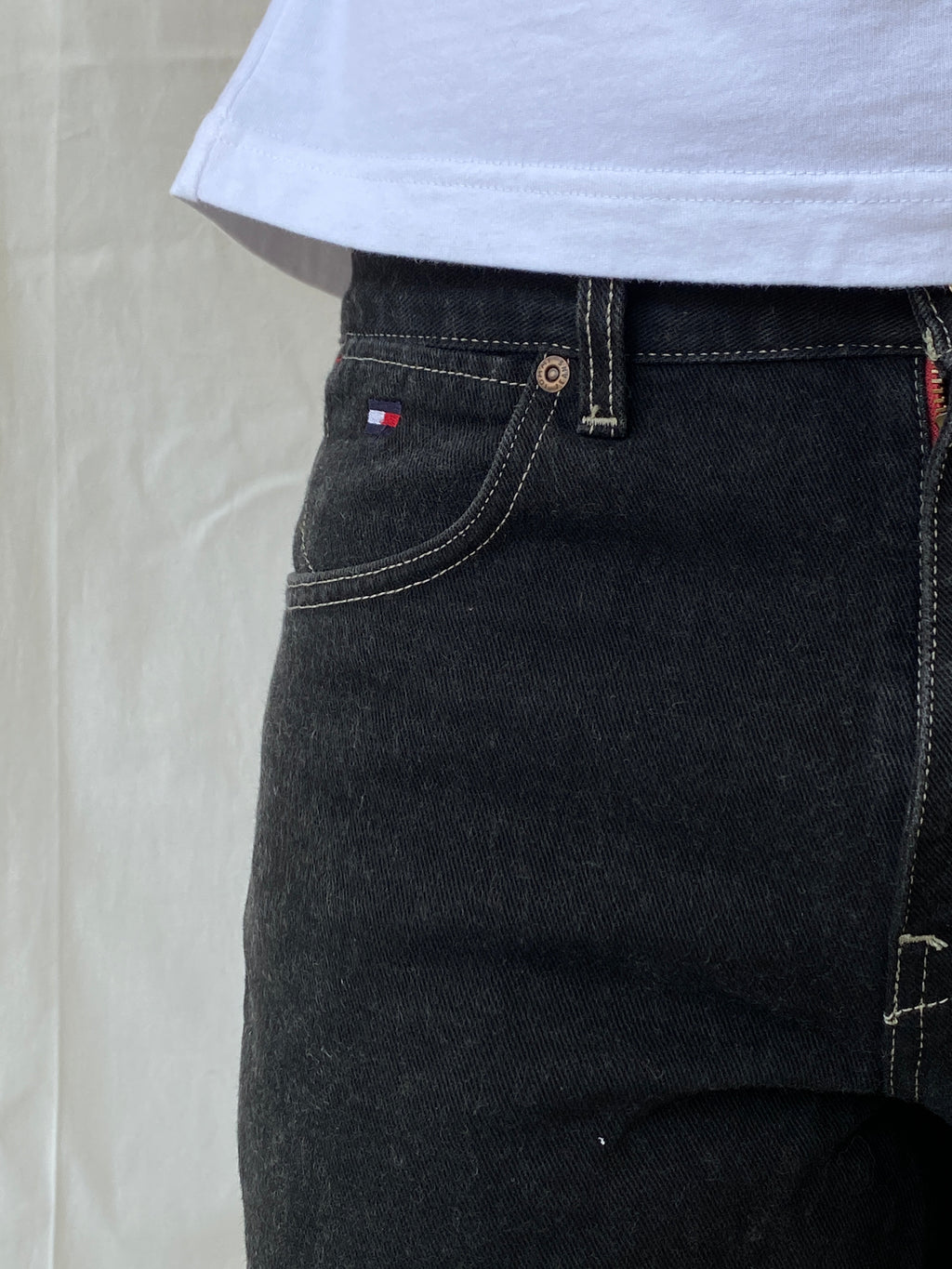 Vintage Y2K Tommy Jeans Hilfiger Black Carpenter Denim Shorts 2003 Baggy Hip Hop Jorts