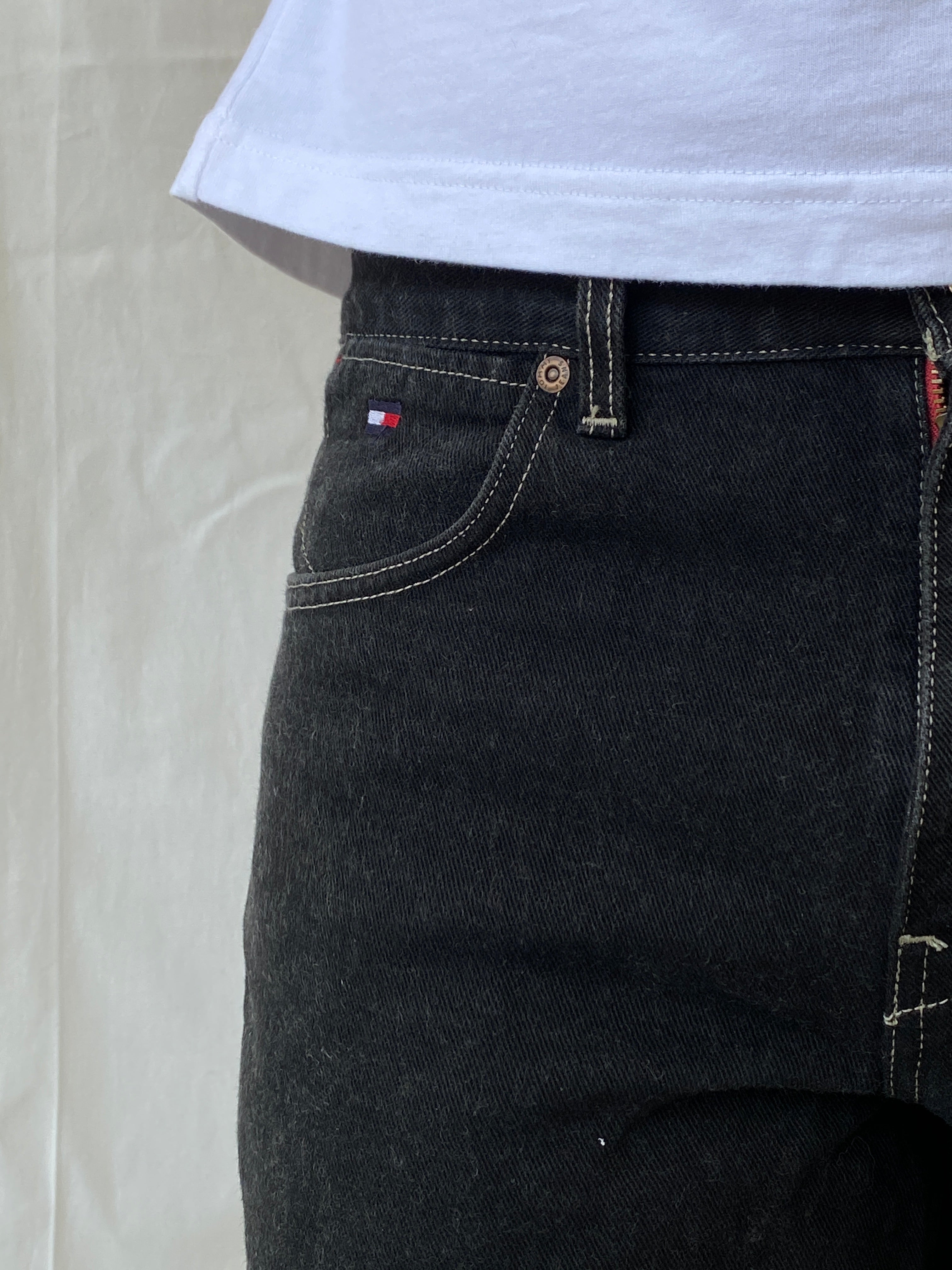 Vintage Y2K Tommy Jeans Hilfiger Black Carpenter Denim Shorts 2003 Baggy Hip Hop Jorts