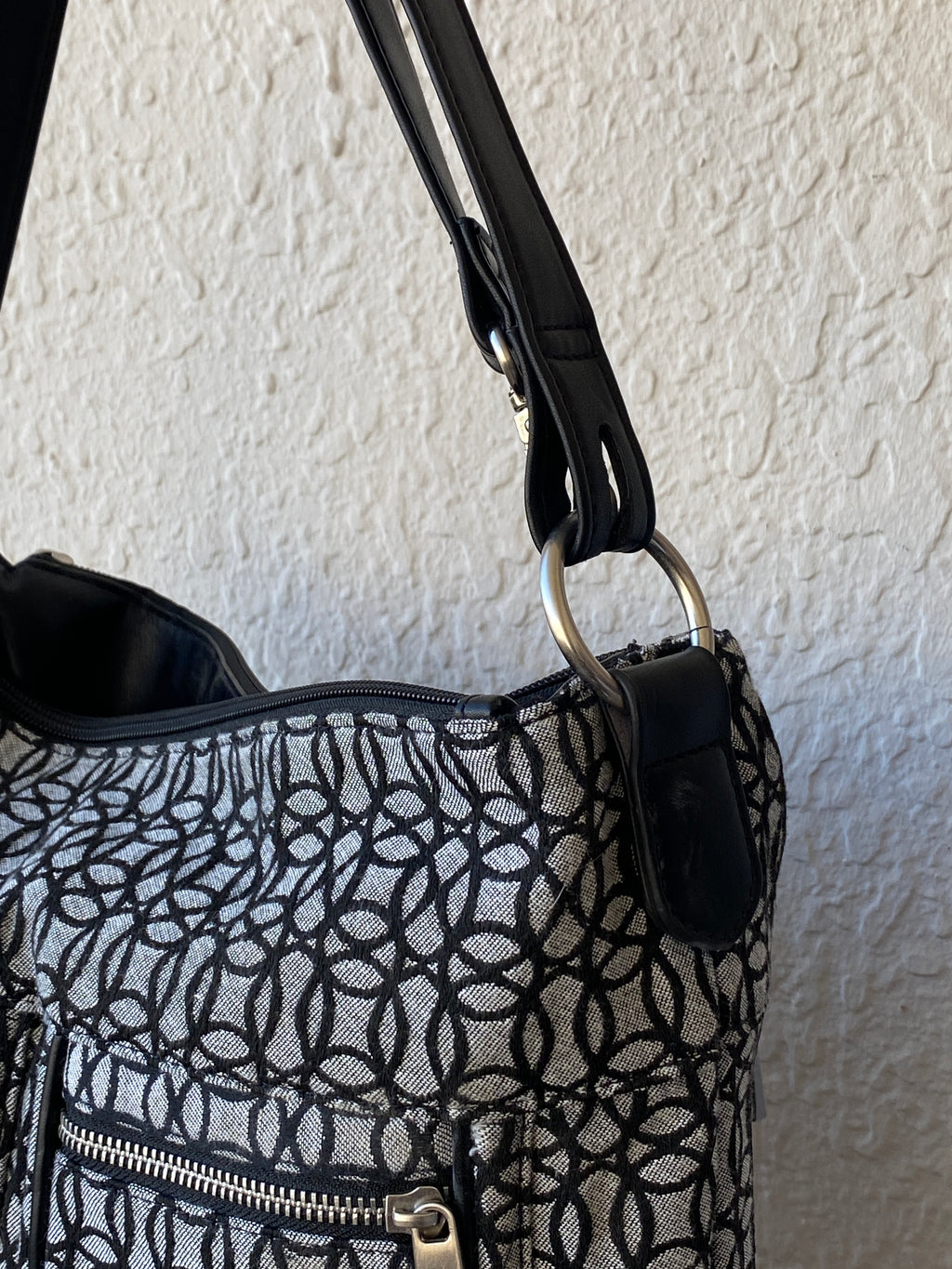 Monochrome Geometric Shoulder Bag – Vintage Zip Pocket Everyday Purse