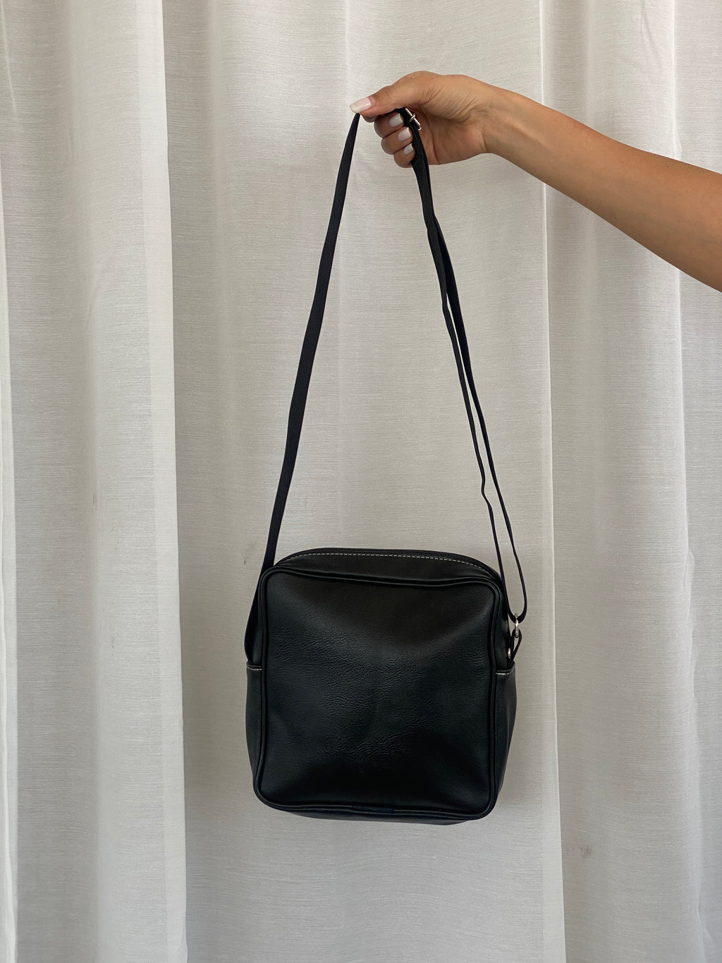 حقيبة بولس فرانك جوليوس مونكي السوداء للرسائل