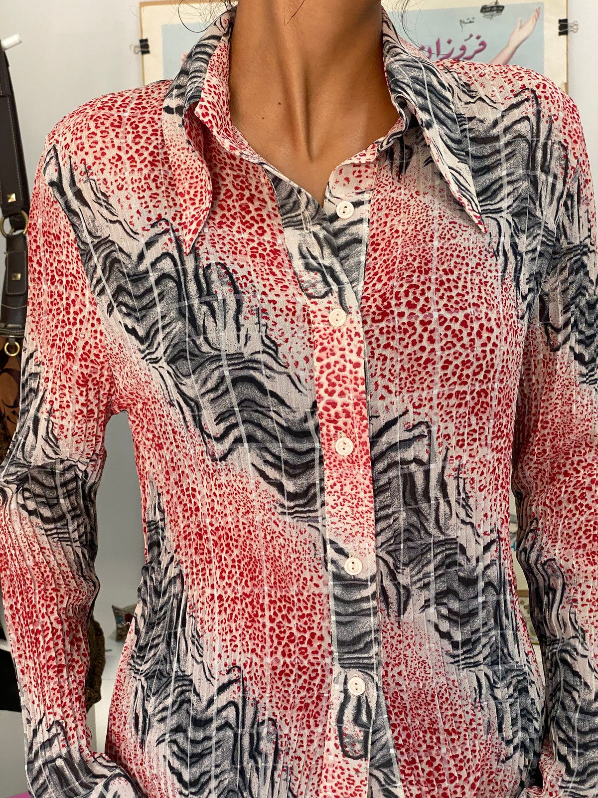 Vintage Y2K Pano Red & Grey Animal Print Pleated Button-Up Shirt - M Vintage Y2K Pano Red & Grey Animal Print Pleated Button-Up Shirt - M