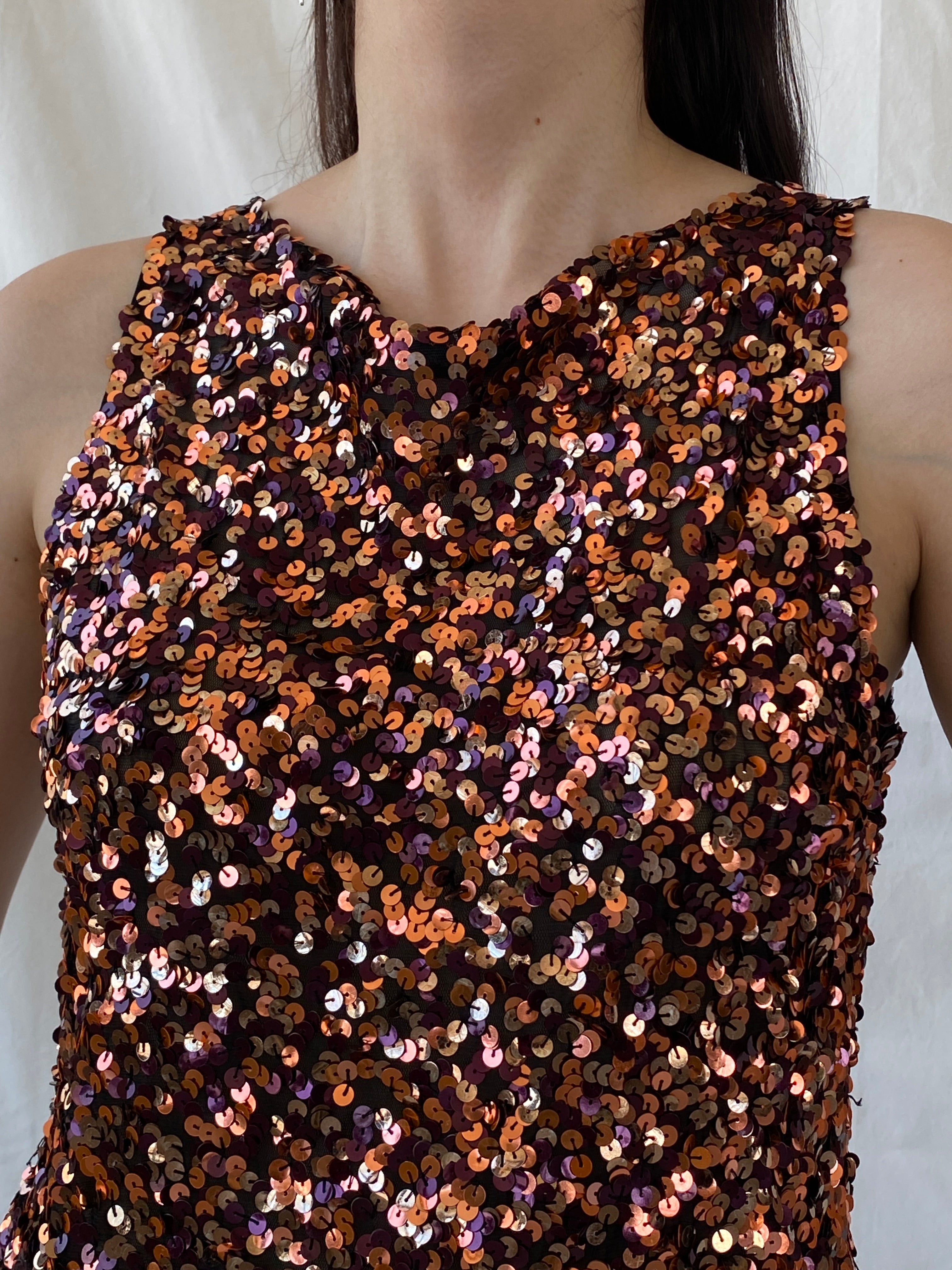 بلوزة سهرة بدون أكمام من فيرا مونت فرنسا، مصنوعة من النحاس والترتر، بتصميم عتيق - مقاس M