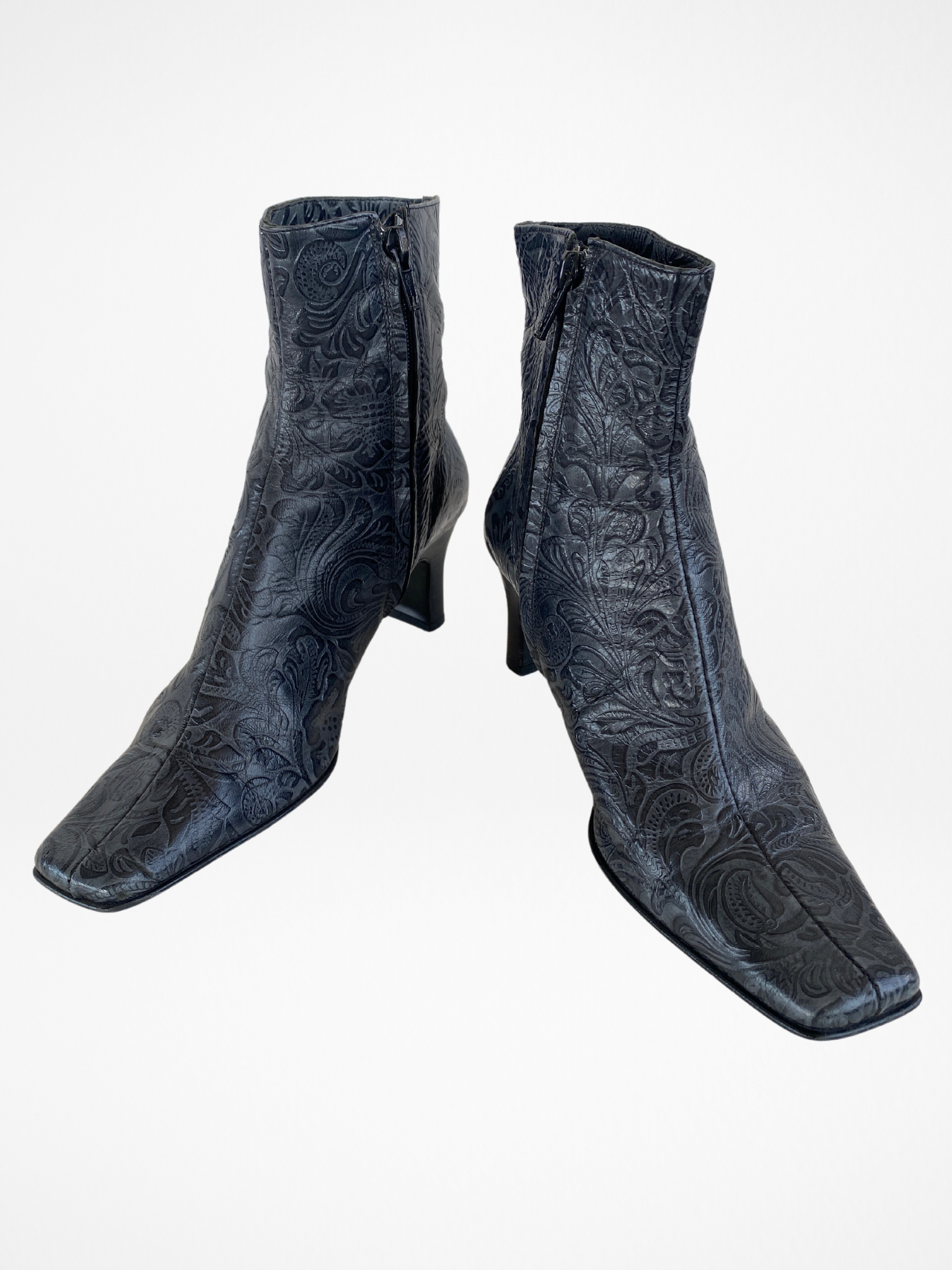 حذاء بلموندو إيطاليا ذو مقدمة مربعة طويلة من التسعينيات، أزرق داكن، مقاس 37