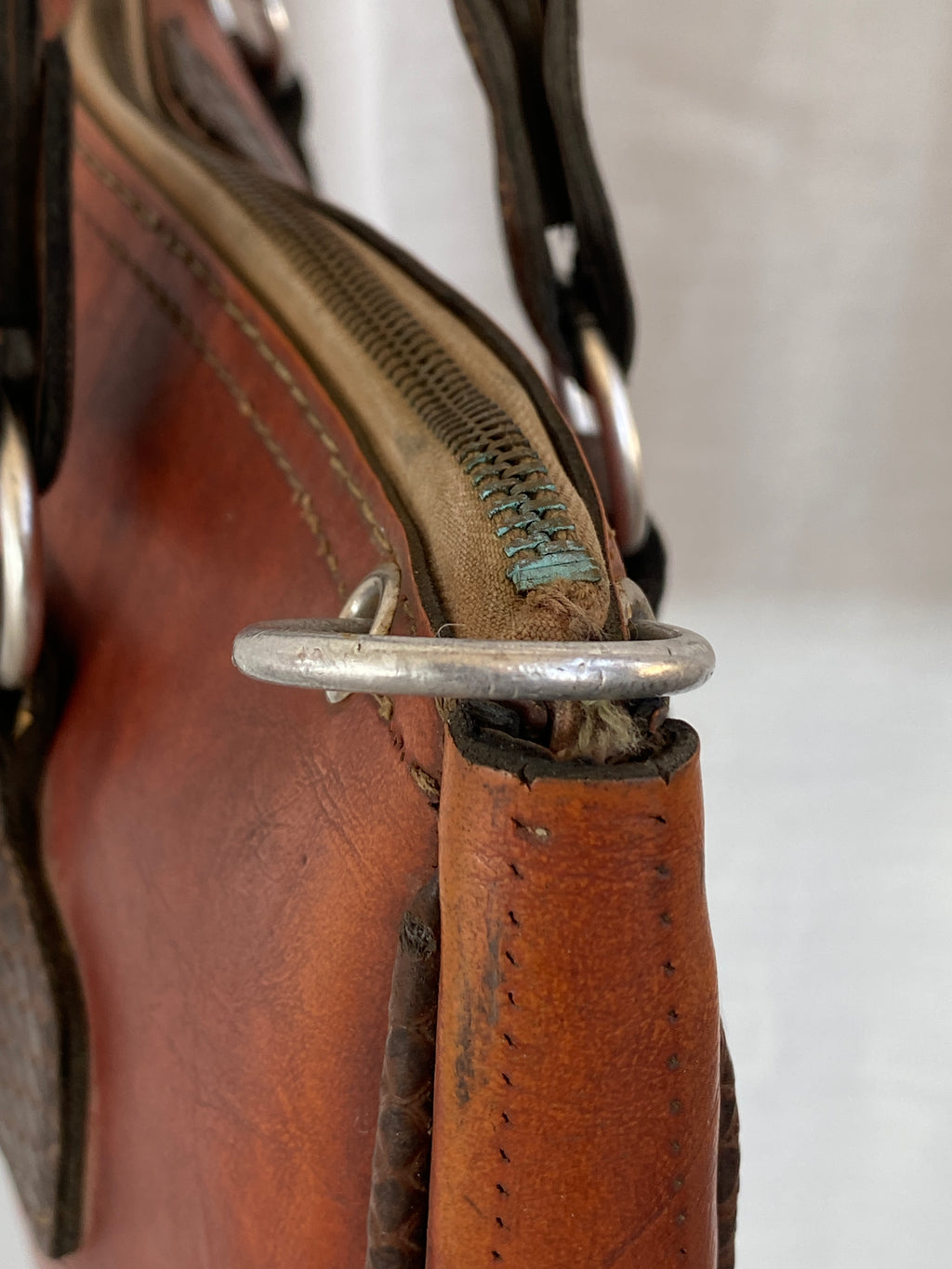 Vintage Ladies Brown Leather Shoulder Handbag