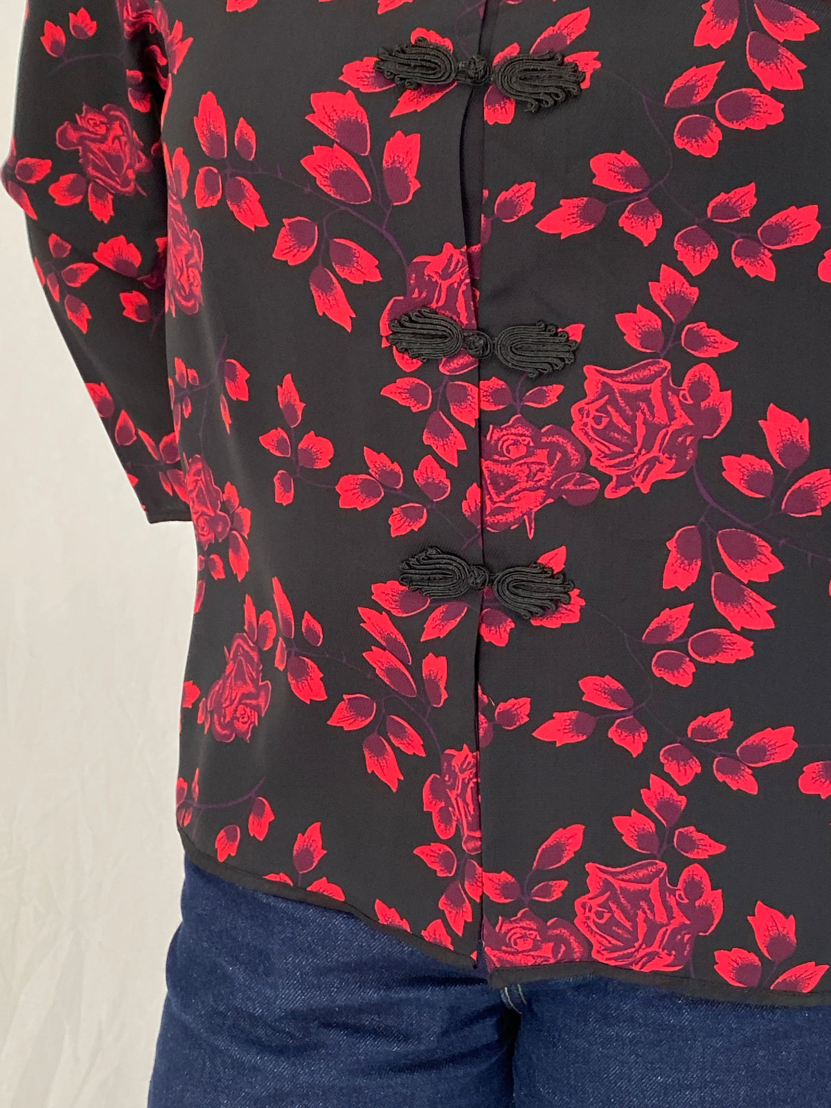 Vintage Y2K Richness Fashion Black & Red Floral Mandarin Collar Blouse - XL Vintage Y2K Richness Fashion Black & Red Floral Mandarin Collar Blouse - XL