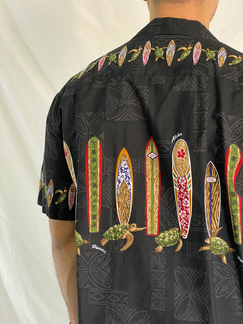 Royal Hawaiian Creations Black Cotton Aloha Surfboard And Turtle Print Men’s Short Sleeve Shirt - XL