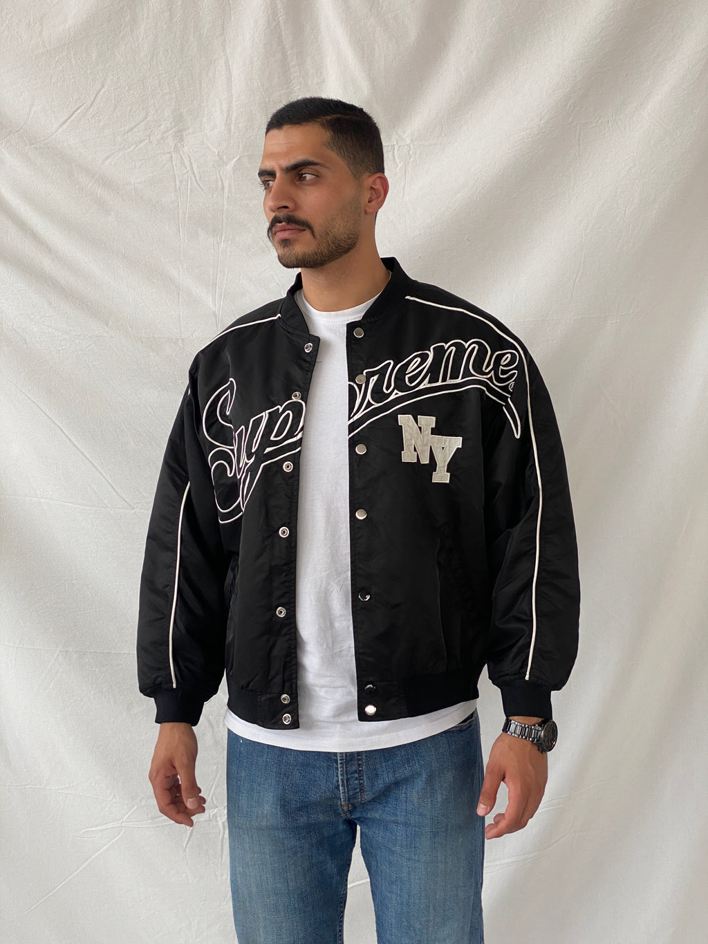 جاكيت NY Windbreaker أسود من Supreme - مقاس XL