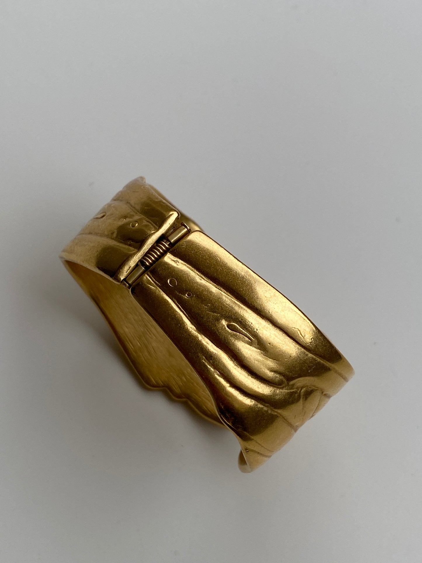 Rare Collectable Vintage Trifari Kunio Matsumoto Gold-Tone Sculptural Hinged Cuff Bracelet