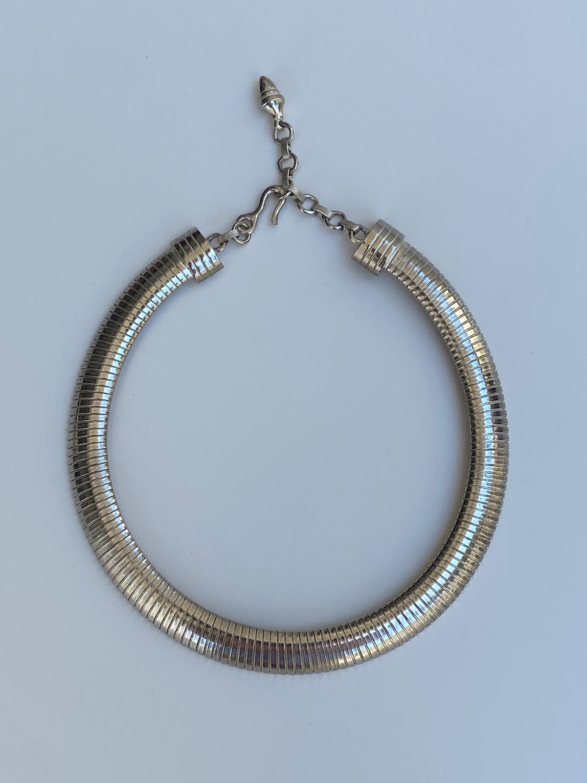 Vintage 1990s Silver-Tone Omega Ribbed Collar Choker Necklace Vintage 1990s Silver-Tone Omega Ribbed Collar Choker Necklace