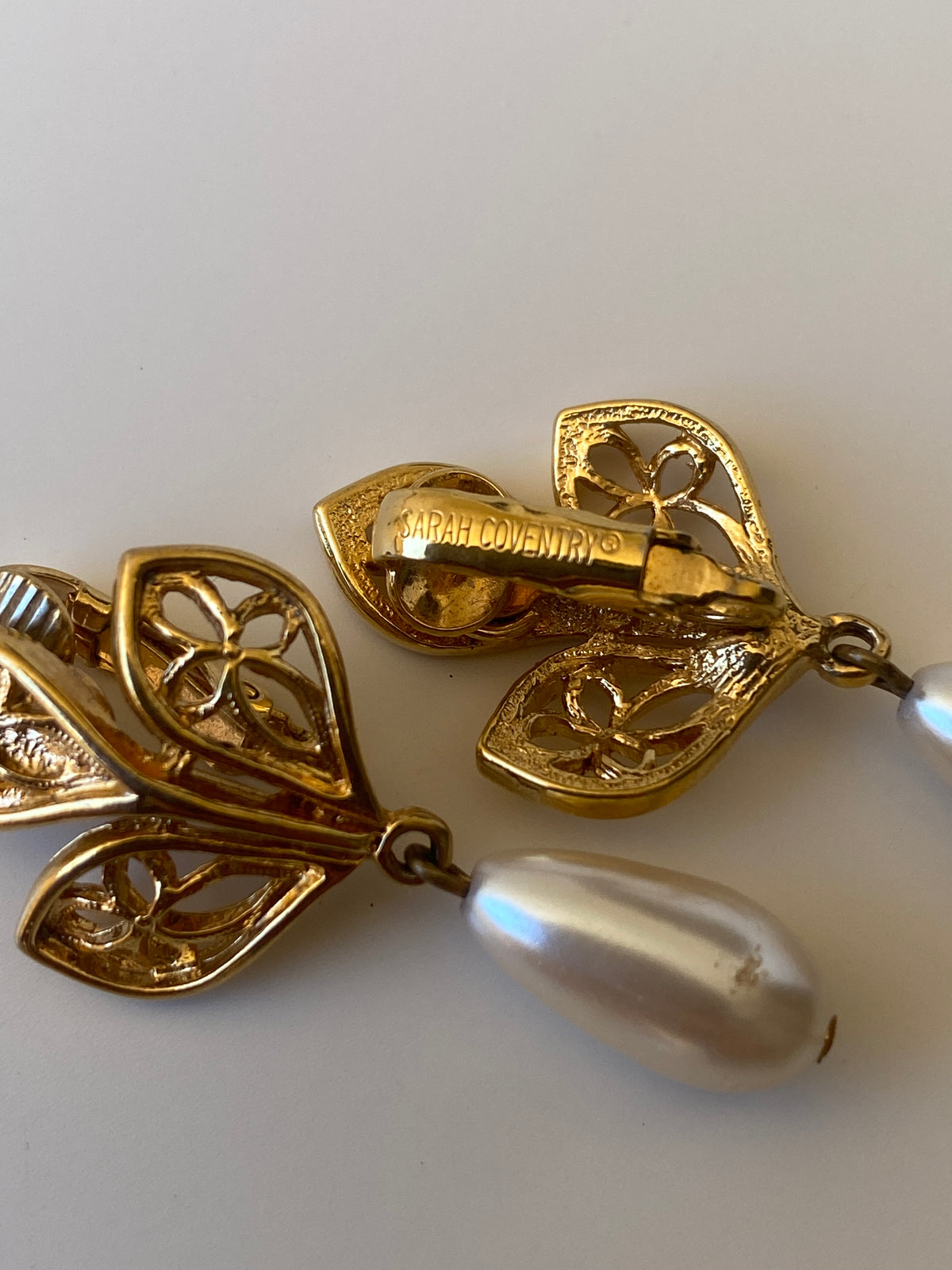 Vintage Sarah Coventry Faux Pearl Drop Clip-On Earrings Gold Tone Floral Filigree Vintage Sarah Coventry Faux Pearl Drop Clip-On Earrings Gold Tone Floral Filigree