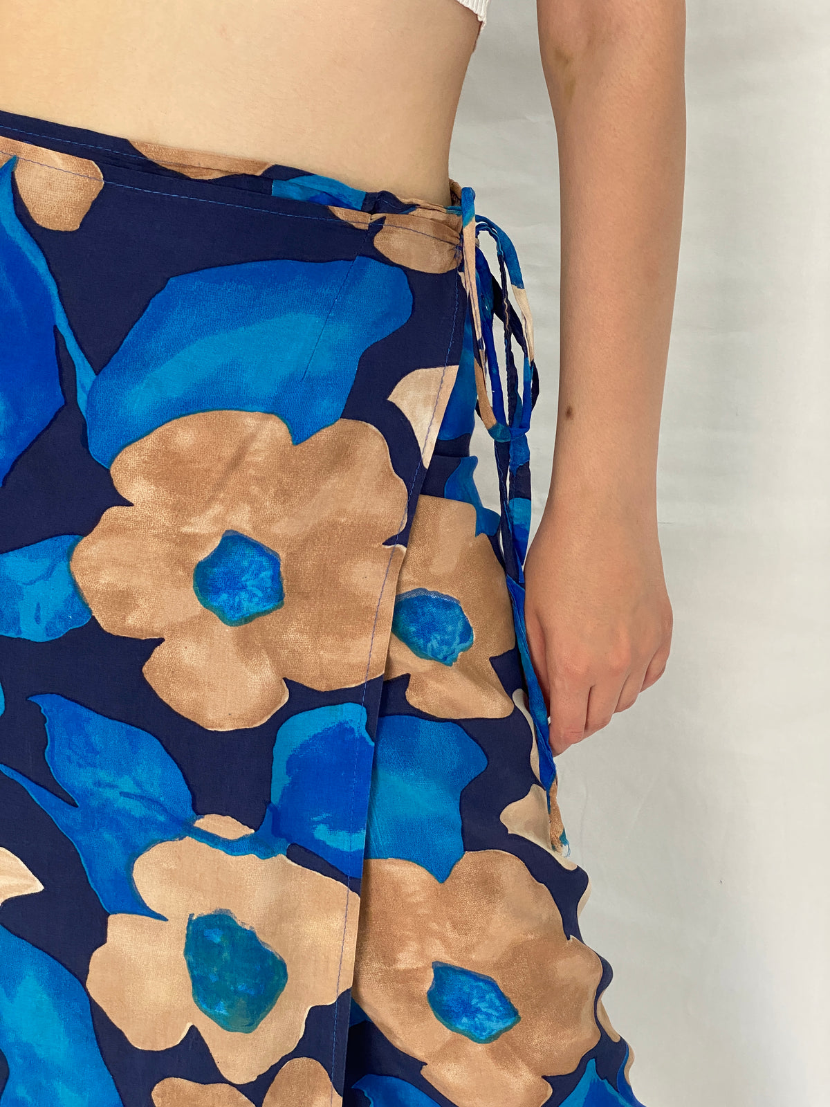 Vintage 1990s Blue & Tan Abstract Floral Wrap Midi Skirt - M Vintage 1990s Blue & Tan Abstract Floral Wrap Midi Skirt - M