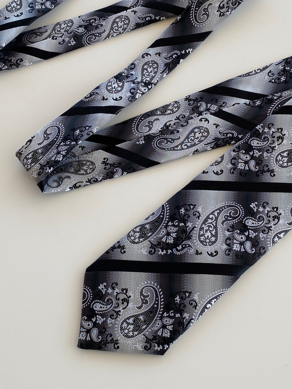 Handmade Pegasus Black & White Paisley Print Men’s Neck Tie
