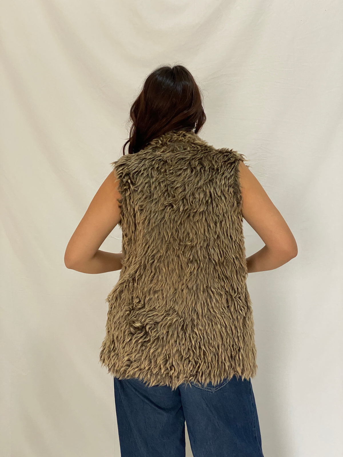Vintage Shaggy Faux Fur Brown Sleeveless Boho Vest with Toggle Buttons - M Vintage Shaggy Faux Fur Brown Sleeveless Boho Vest with Toggle Buttons - M