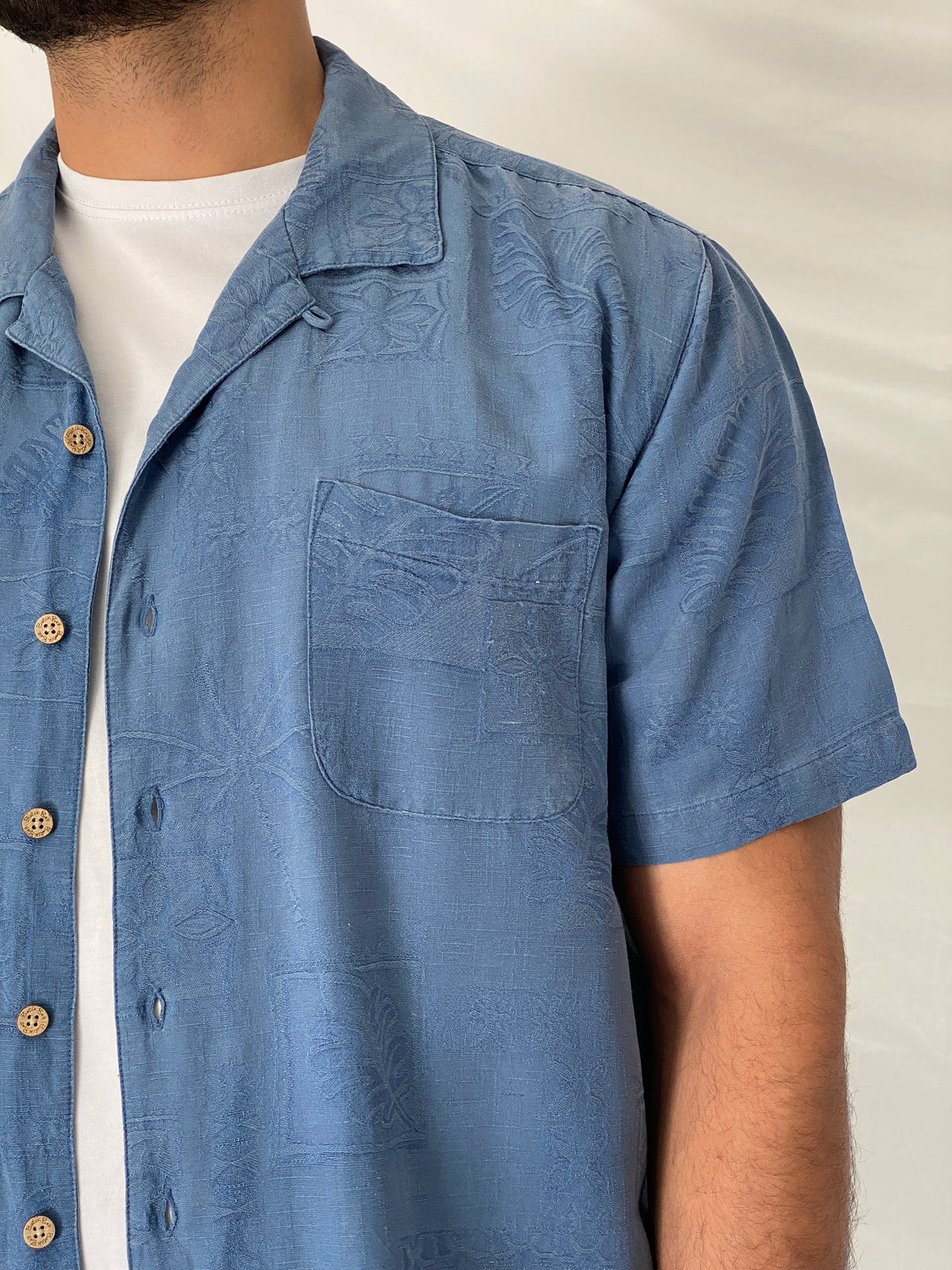 Vintage Batik Bay Blue 100% Silk Hawaiian Camp Jacquard Shirt – XL Vintage Batik Bay Blue 100% Silk Hawaiian Camp Jacquard Shirt – XL