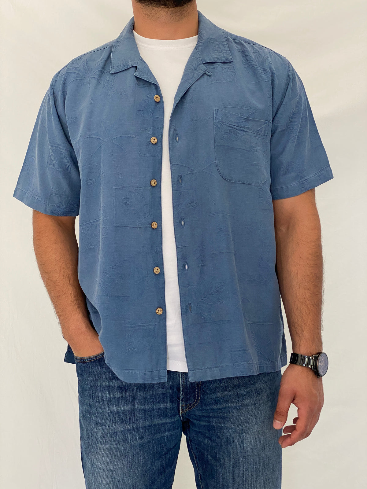Vintage Batik Bay Blue 100% Silk Hawaiian Camp Jacquard Shirt – XL Vintage Batik Bay Blue 100% Silk Hawaiian Camp Jacquard Shirt – XL