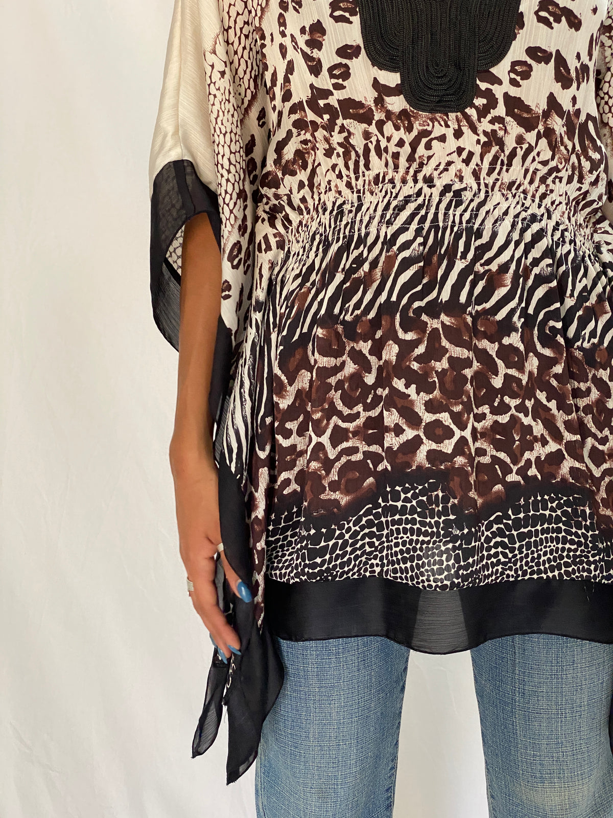 Vintage Y2K Kaelyn-Max Cream & Brown Animal Print Polyester Boho Kaftan Tunic Top - M Vintage Y2K Kaelyn-Max Cream & Brown Animal Print Polyester Boho Kaftan Tunic Top - M