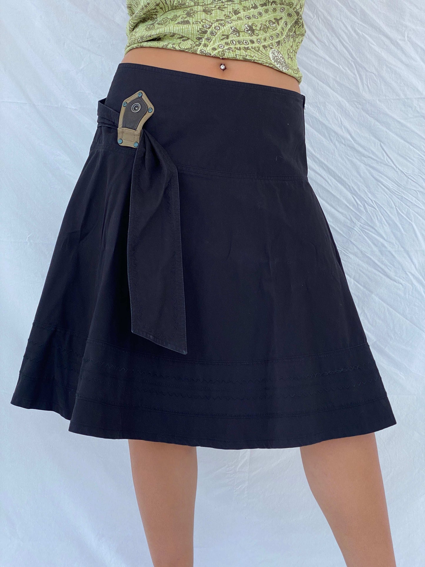 Diesel A-Line Buckled Utility Black Midi Skirt Size XL - Balagan Vintage Midi Skirt 00s, 90s, cargo skirt, Dina, midi skirt, NEW IN