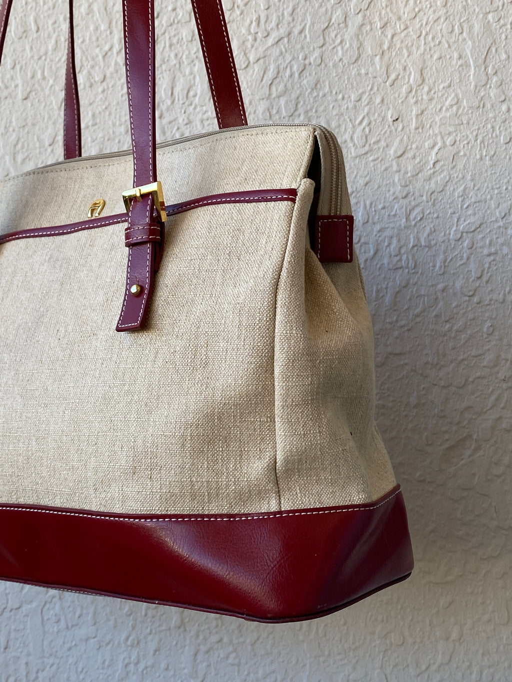 Gorgeous Etienne Aigner Tan Linen Canvas Red Leather Tote Shoulder Bag