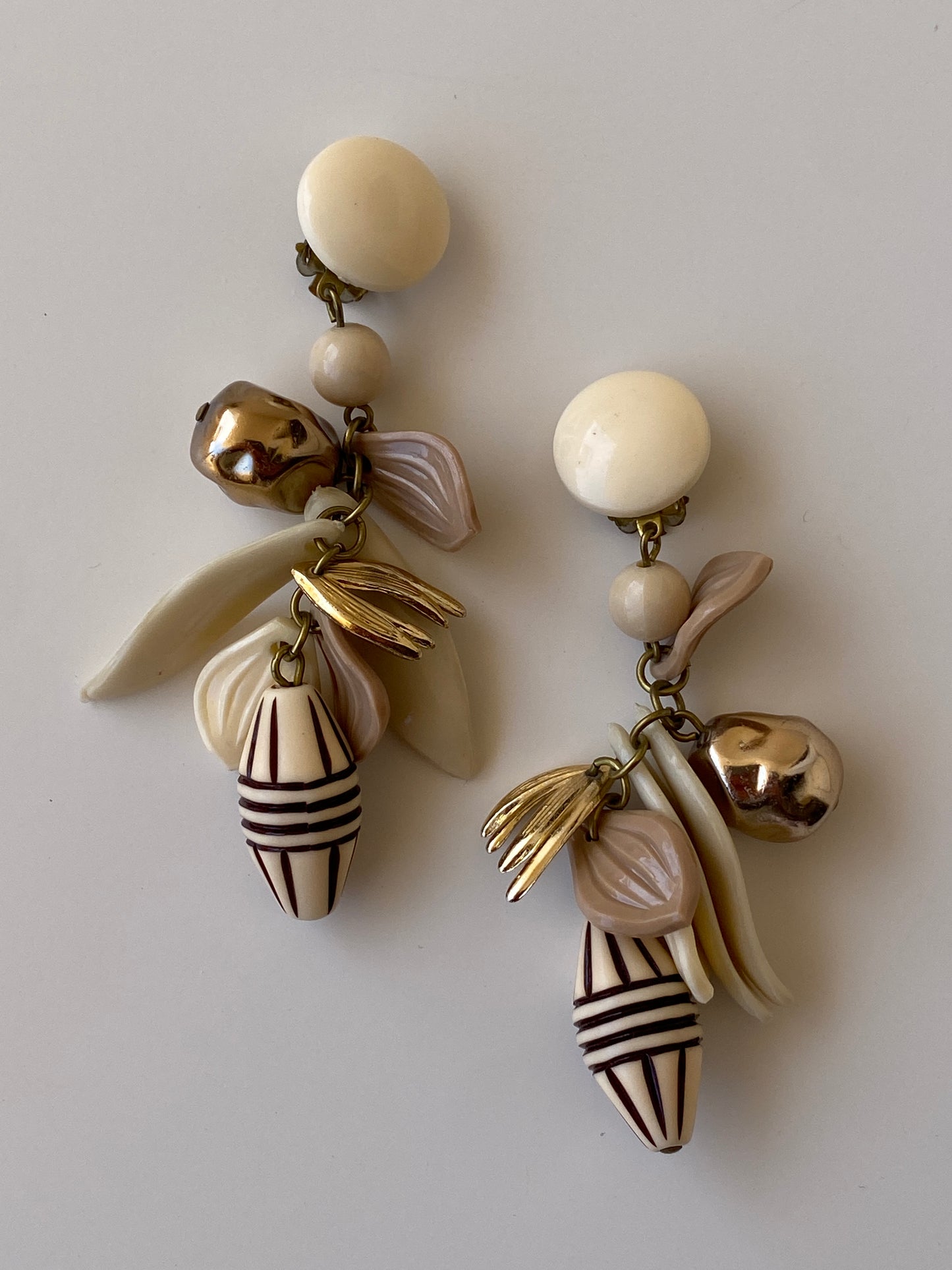 Vintage 1980s Ivory Cream Multi-Charm Cluster Clip-On Drop Earrings – Botanical Boho Statement