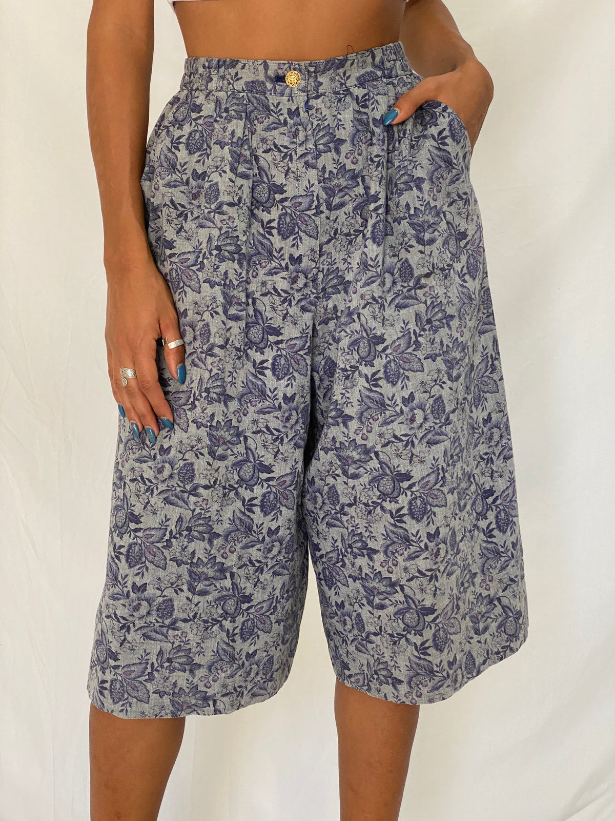 Vintage 90s Toa Lady’s Tokyo Grey Floral Wide Leg Culotte Pants - XS Vintage 90s Toa Lady’s Tokyo Grey Floral Wide Leg Culotte Pants - XS