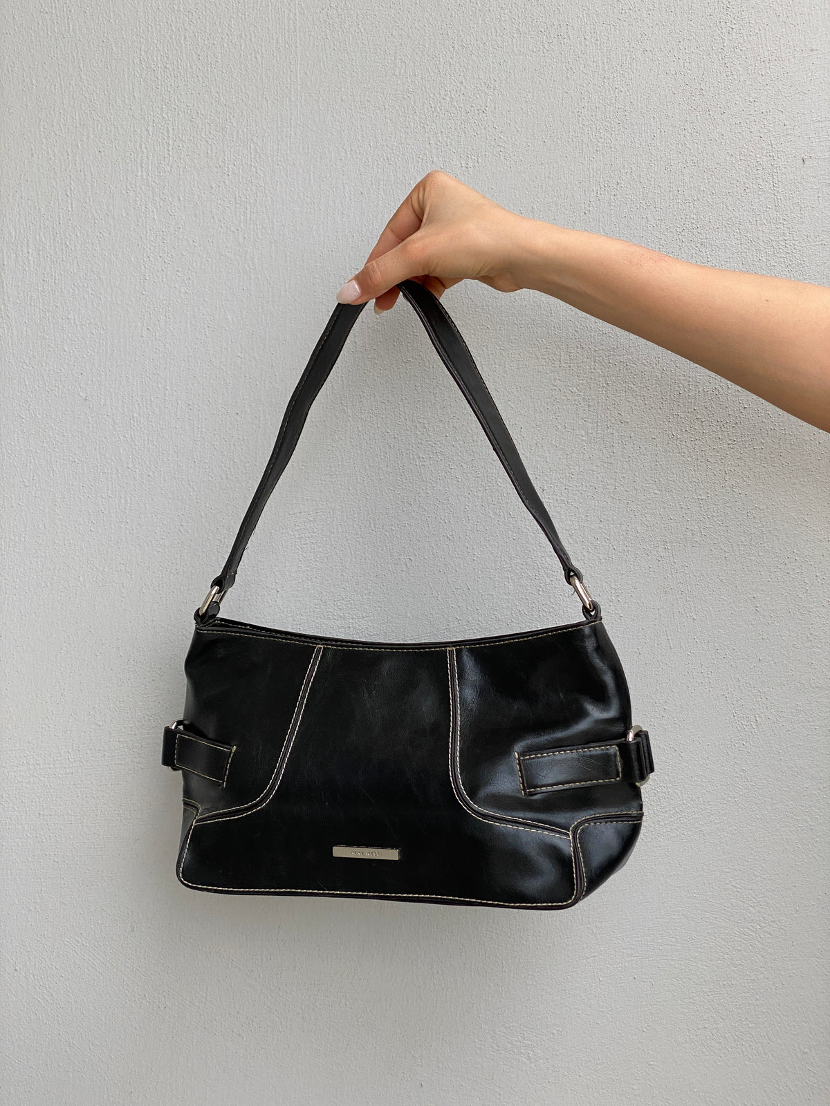 Vintage 90s Nine West Black Leather Minimalist Shoulder Bag Vintage 90s Nine West Black Leather Minimalist Shoulder Bag