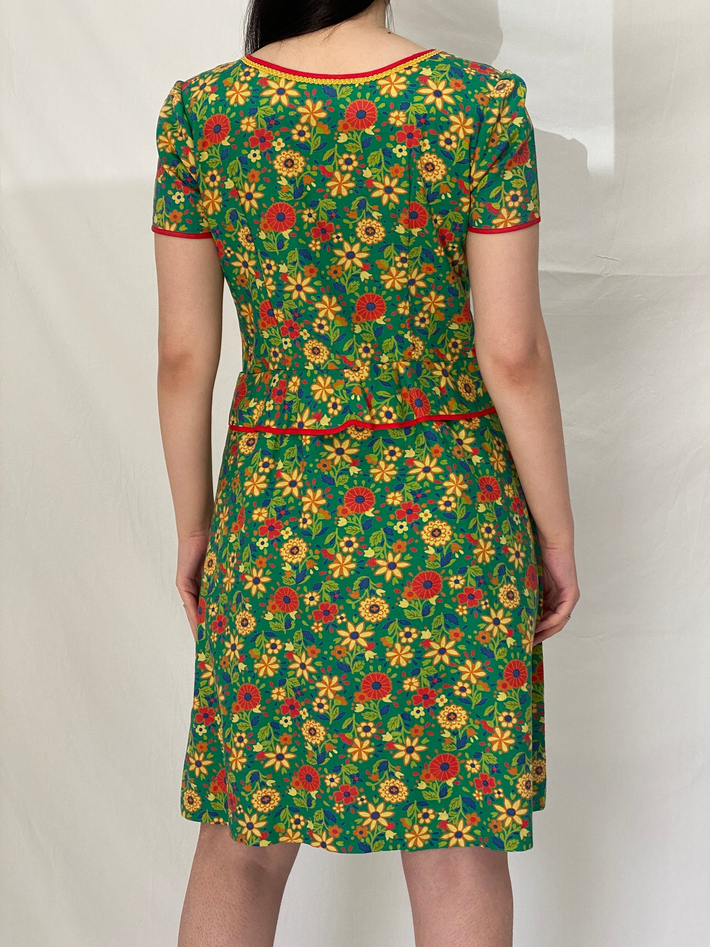 Vintage 60s/70s Handmade Green Floral Button-Front Short Sleeve Midi Dress - M