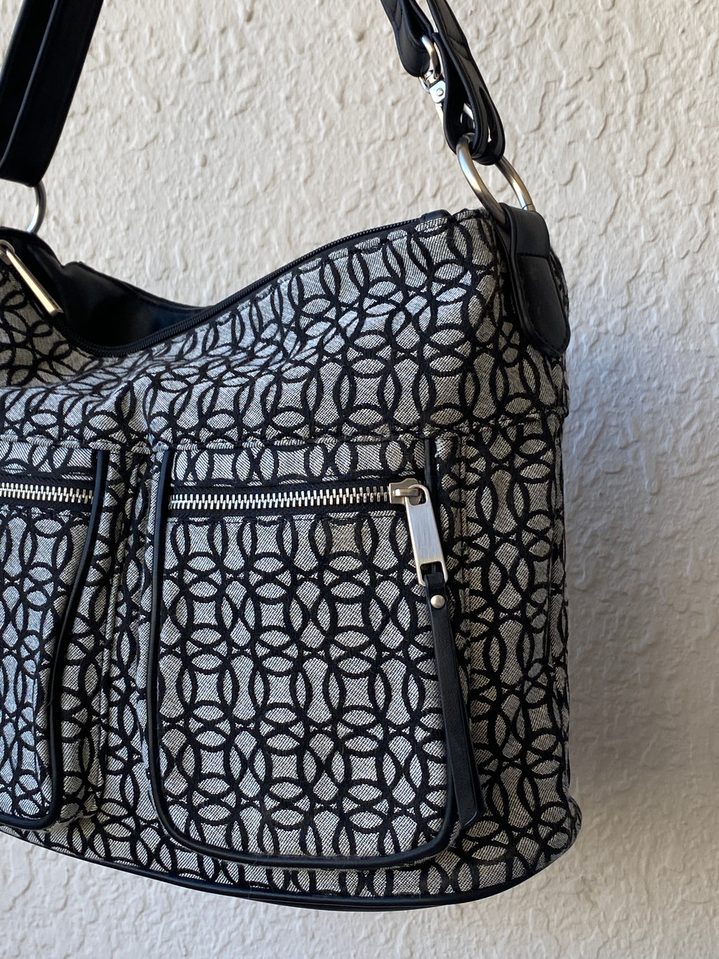 Monochrome Geometric Shoulder Bag – Vintage Zip Pocket Everyday Purse