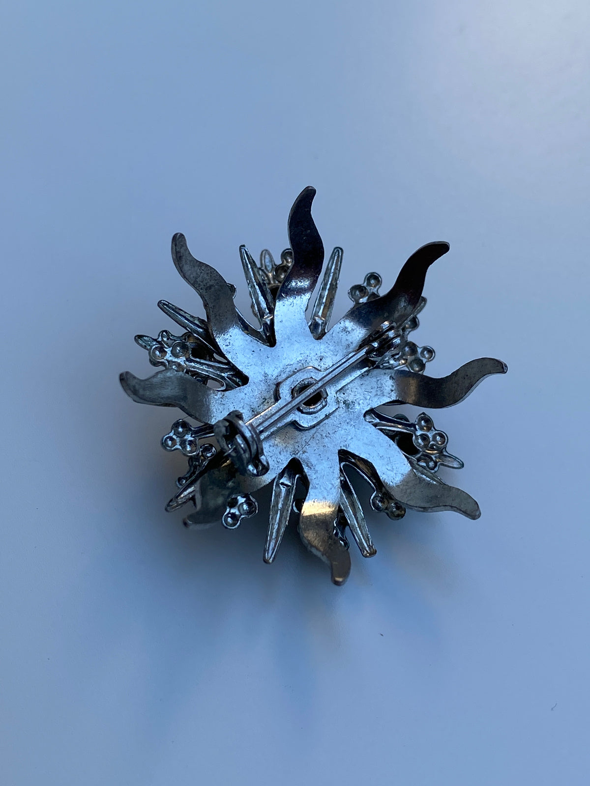 Vintage Mid-Century Silver Tone Rhinestone Starburst Floral Brooch Vintage Mid-Century Silver Tone Rhinestone Starburst Floral Brooch