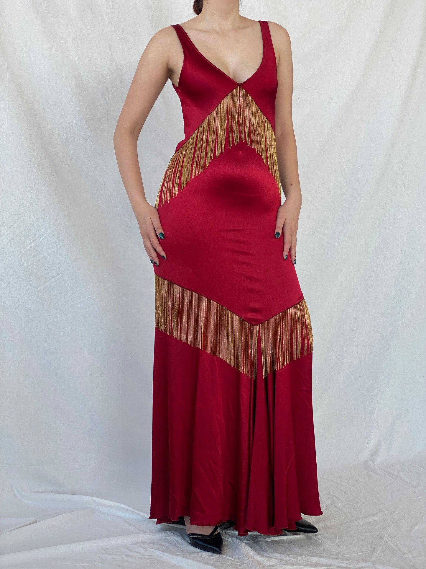 Absolutely Beautiful Ranjana Khan Burgundy Silk Gold Metal Fringe Sleeveless V-Neck Gown - S